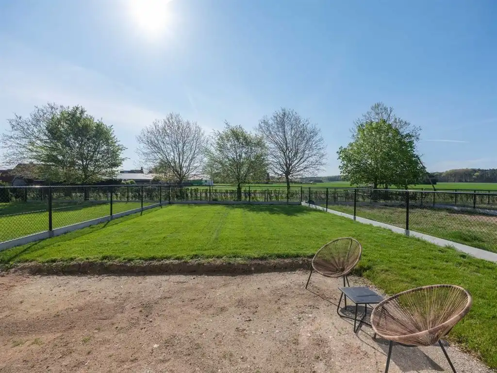 Halfvrijstaande stijlvolle nieuwbouwwoning met landelijke uitstraling foto 8