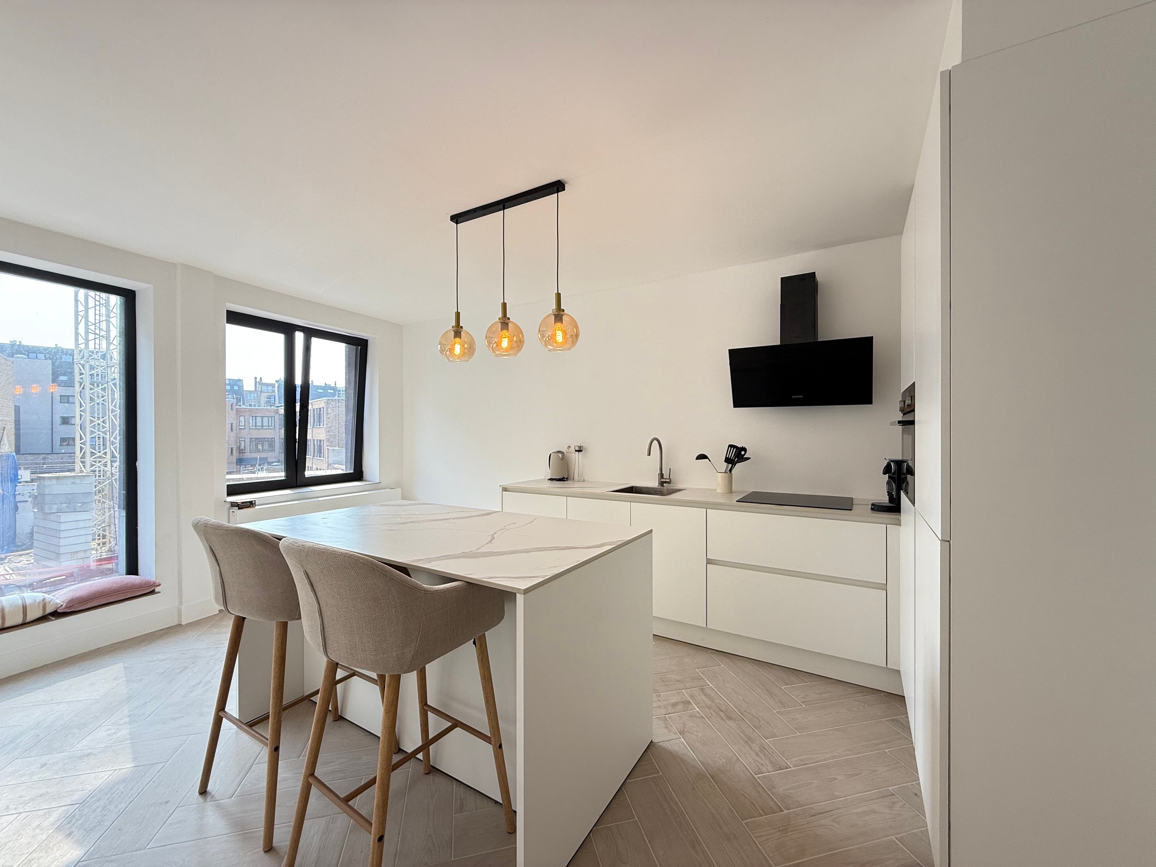 Subliem gerenoveerd appartement met terras foto 6