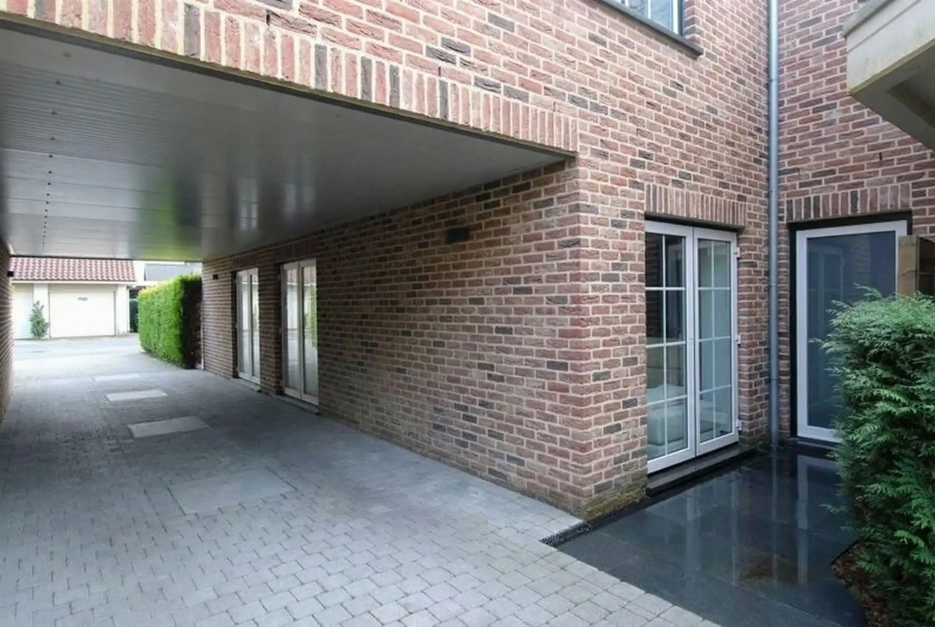 Ruime triplex met studio te koop in Opgrimbie! foto 4