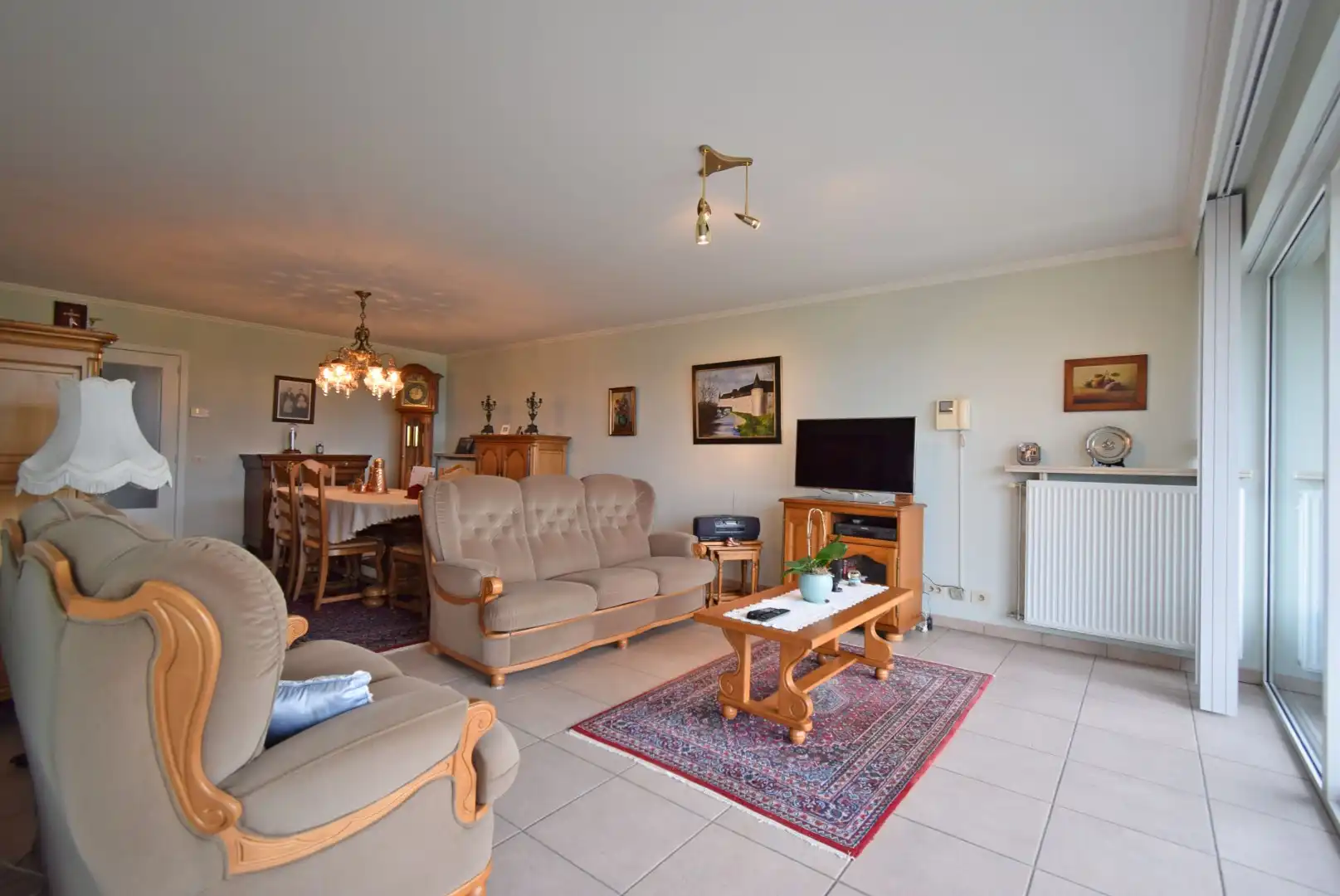 Ruim appartement met 2 slaapkamers en terras in residentie Helminge foto 2