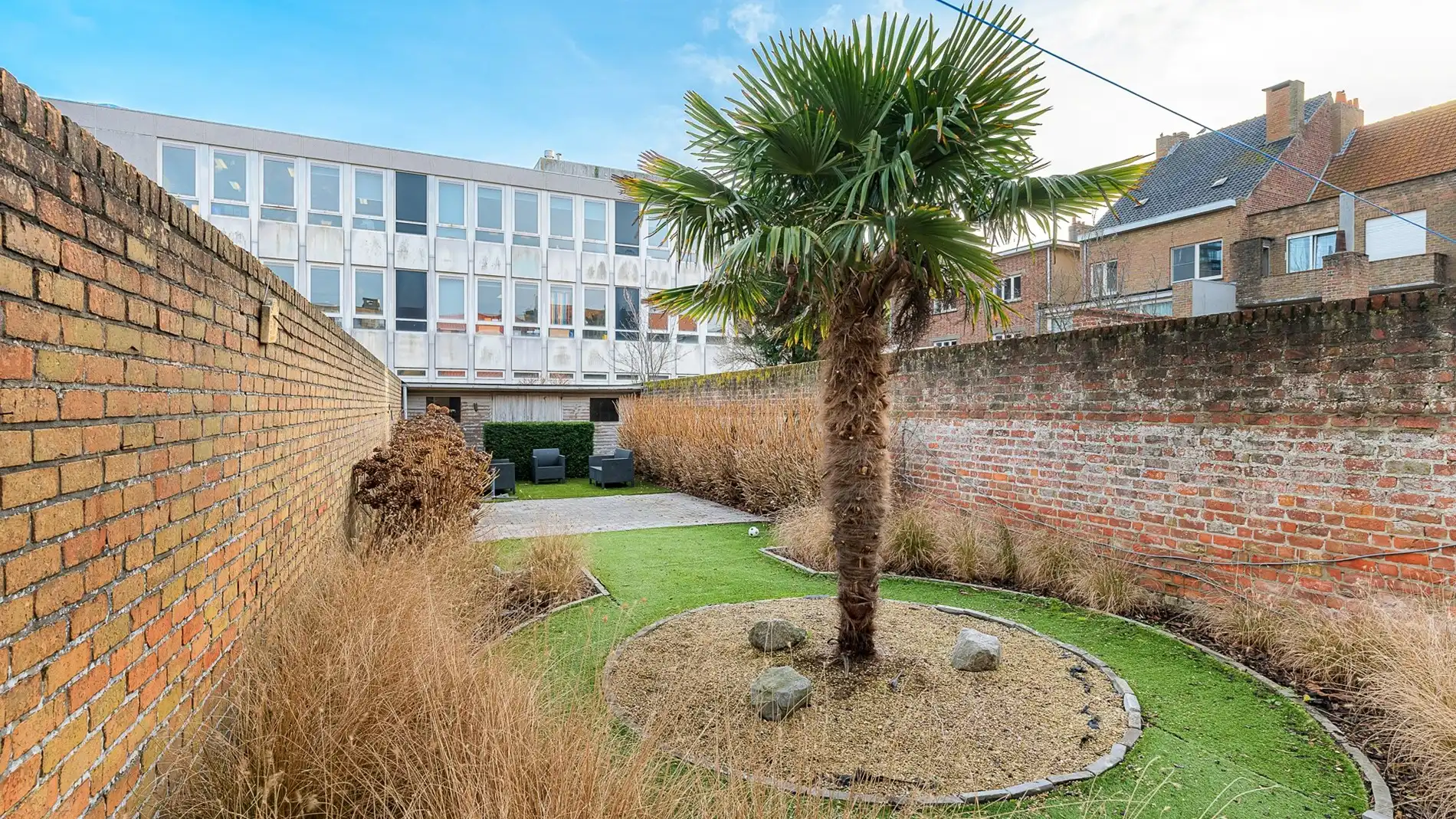 Instapklare woning met zonnige tuin in het centrum van Heist foto 25