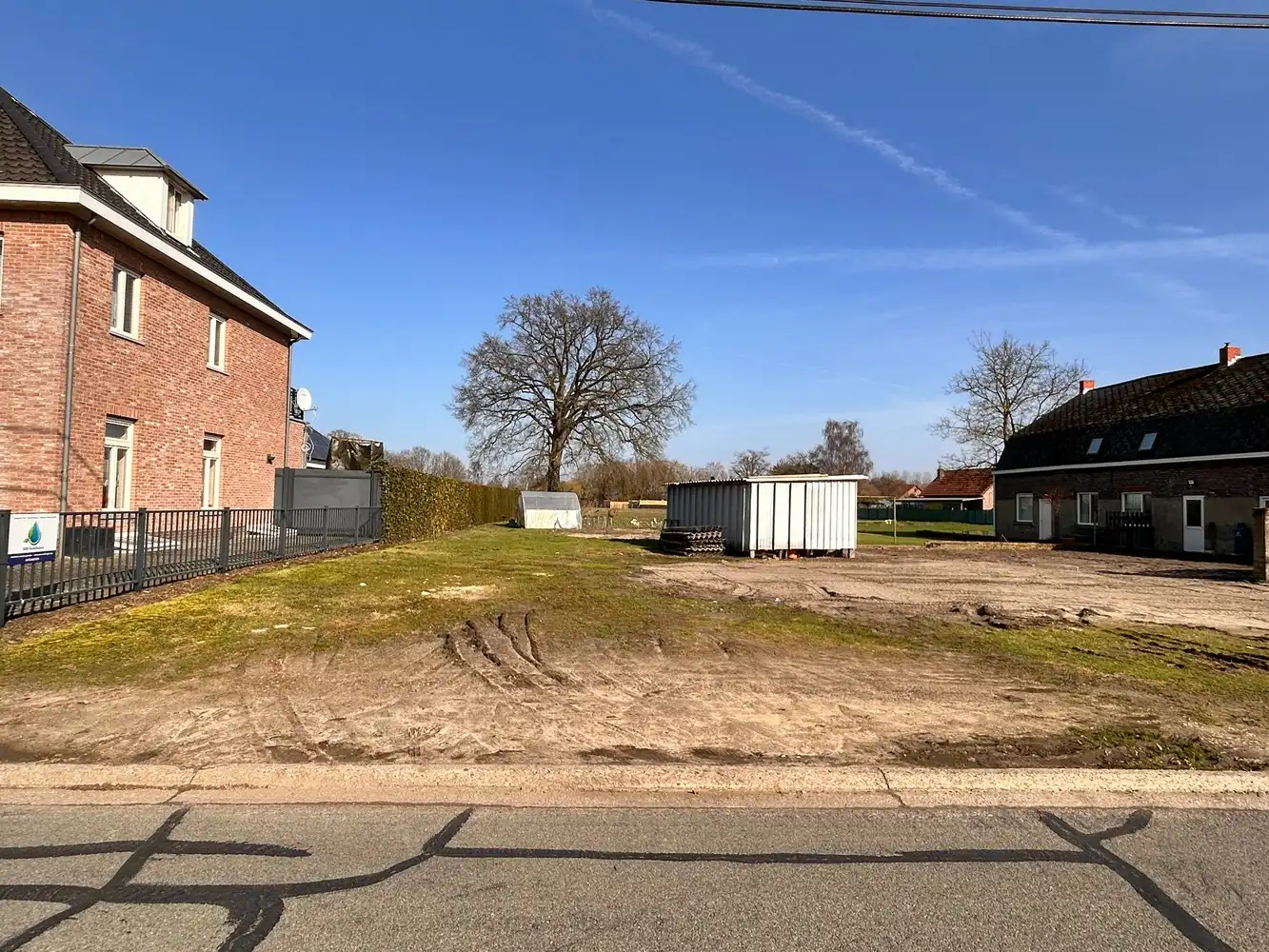 Ruim bouwperceel van 7a20ca geschikt voor open bebouwing! foto 3