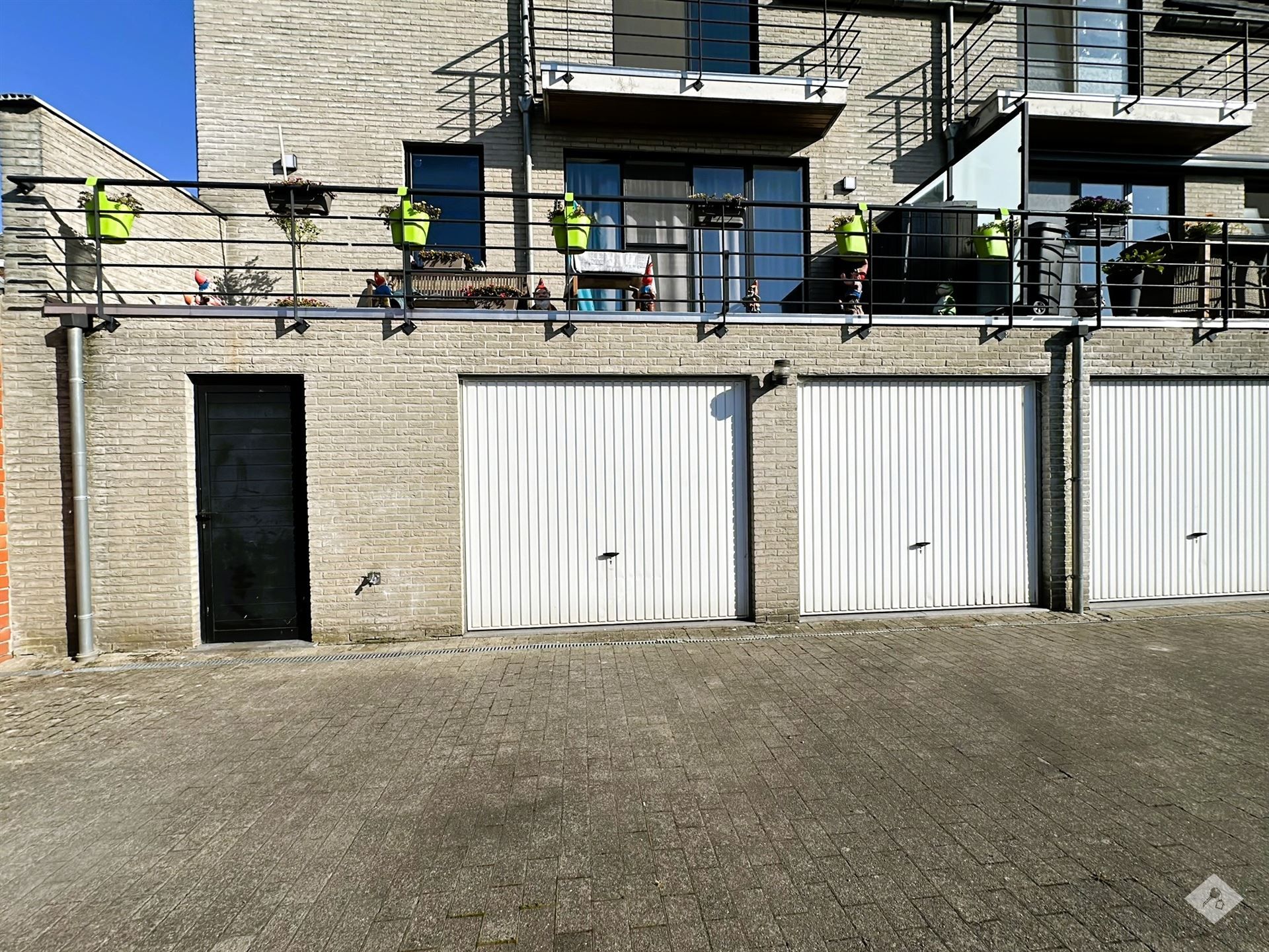 Instapklaar duplexappartement met garage in Peizegem foto 10