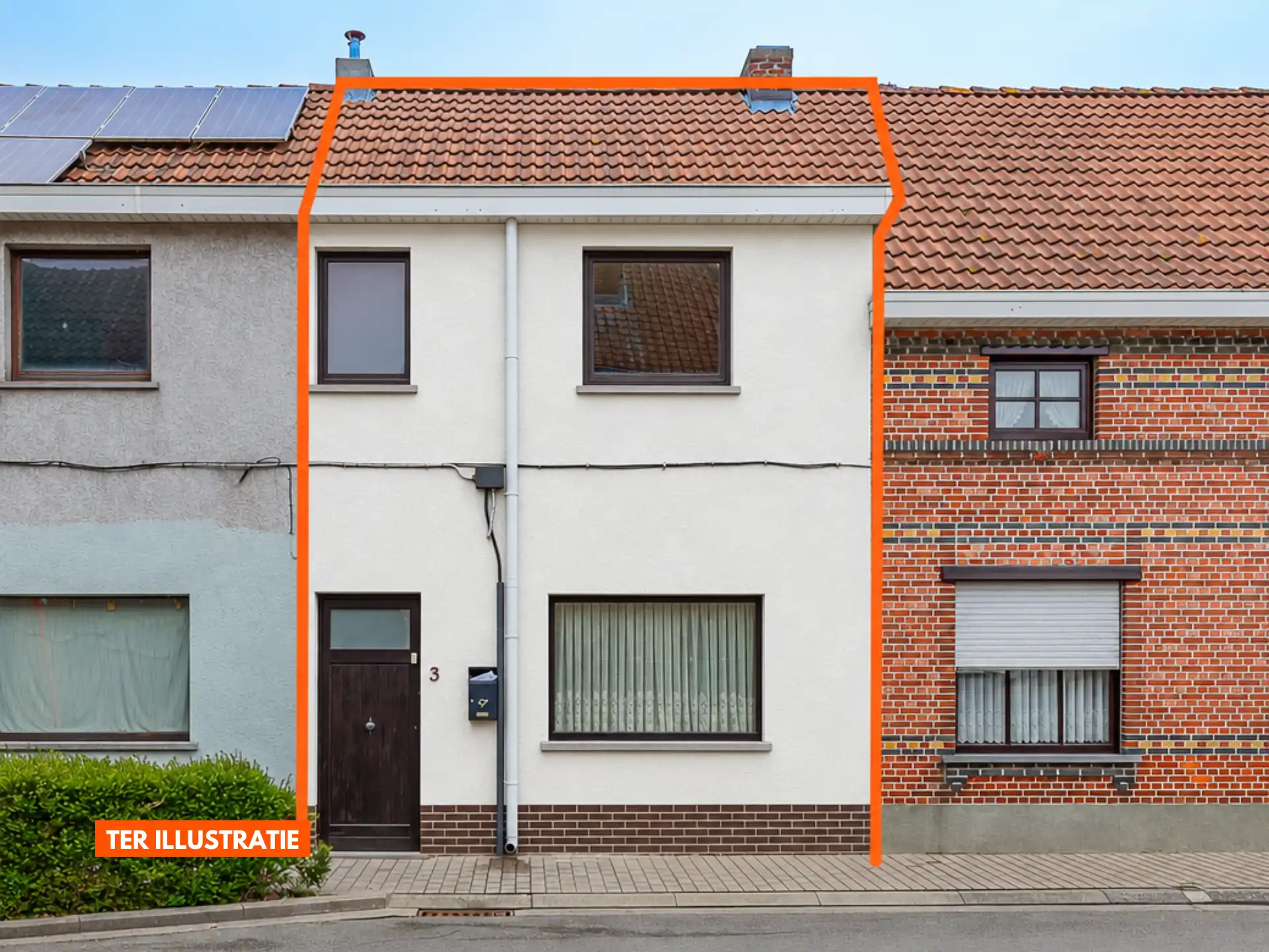 LEDE Centraal gelegen renovatiewoning met terras foto 2
