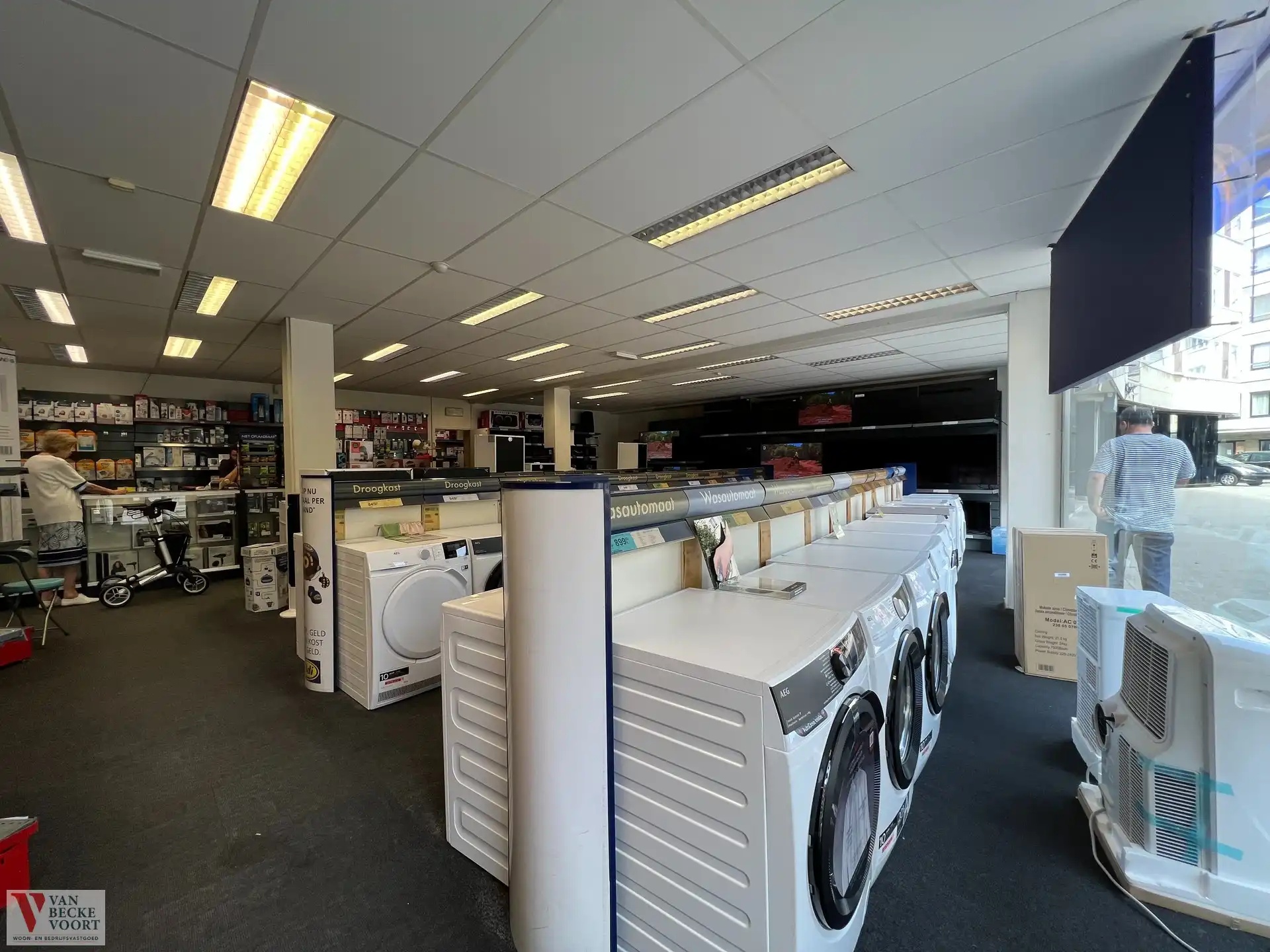 Handelsgelijkvloers 159m² - Leopold I-Plein foto 3
