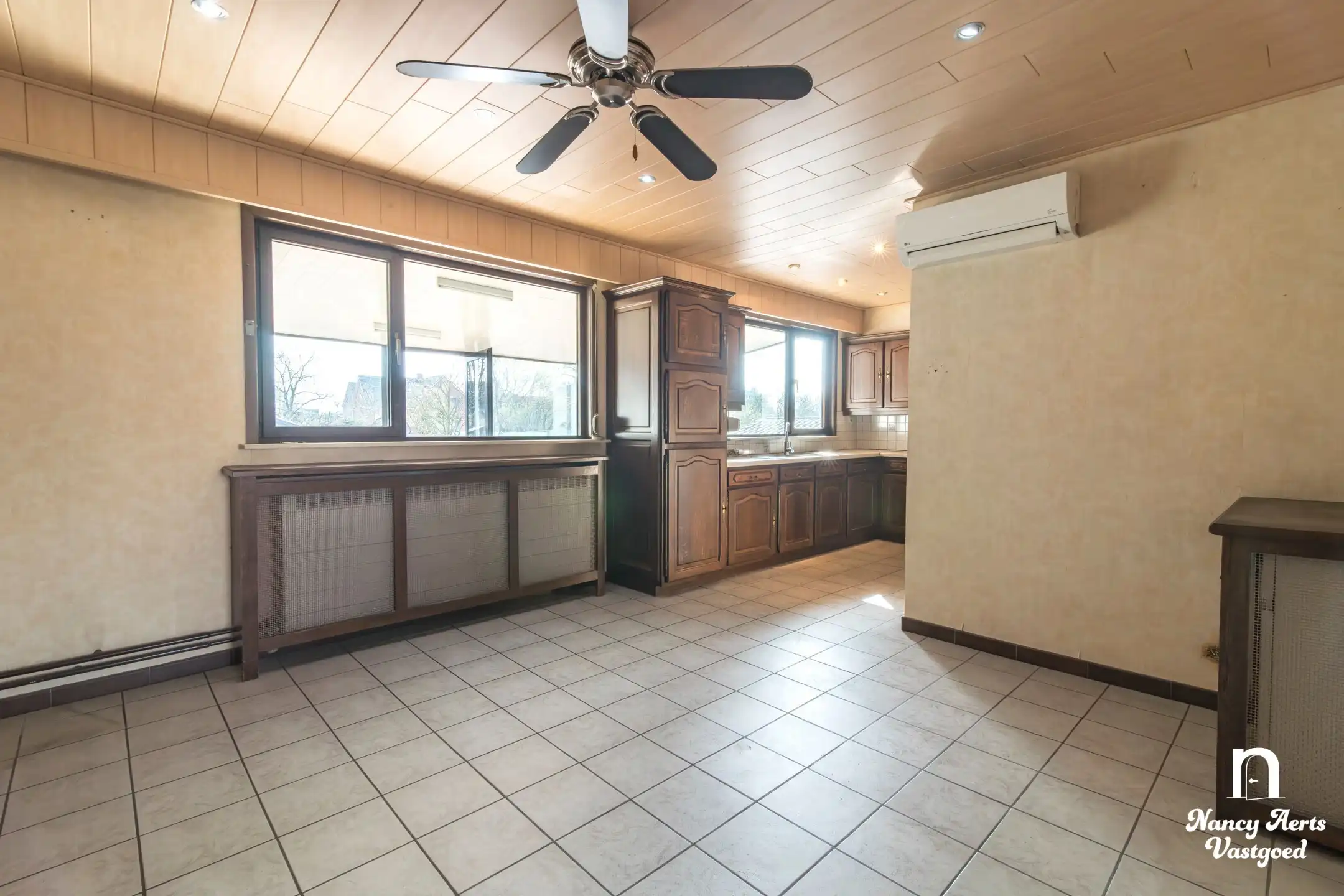 Gelijkvloers wonen met zonnige tuin op een ruim perceel foto 15