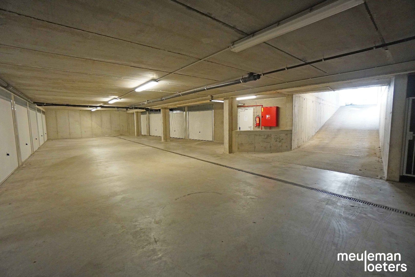 Centraal gelegen garagebox in het centrum van Oostkamp foto 4