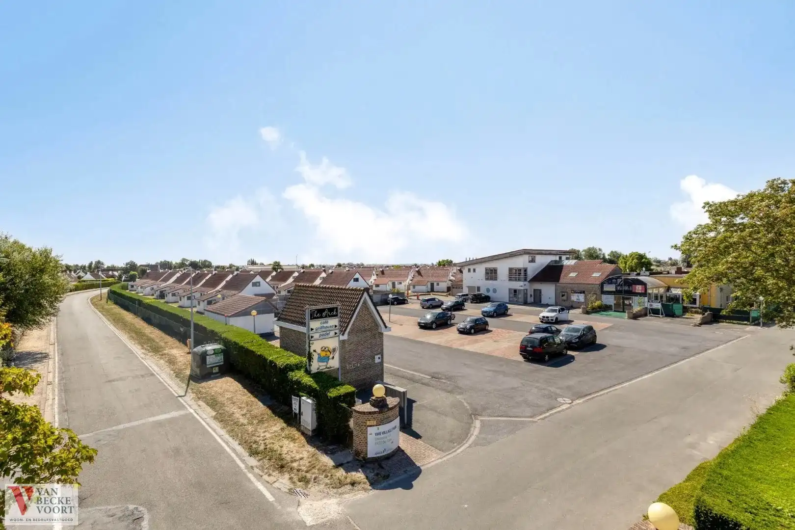 Veelzijdig horecaconcept met 3 padelterreinen, tuin en terrassen foto 8