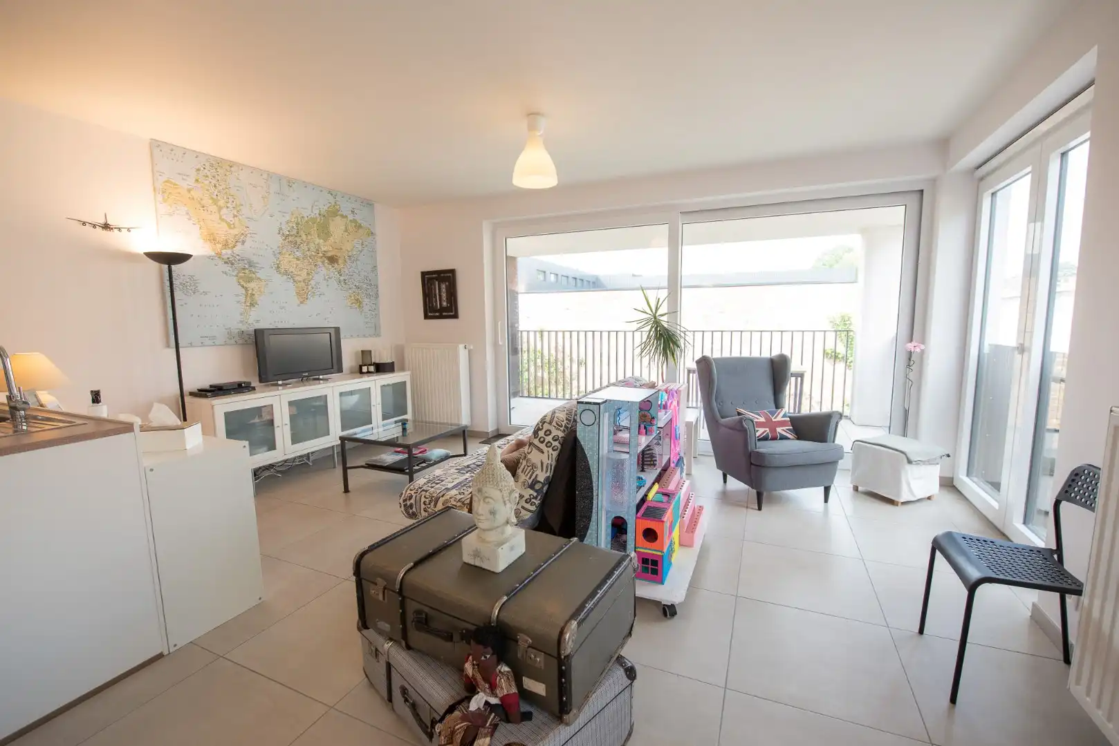 Instapklaar appartement met ruim terras en autostaanplaats in Deerlijk foto 3