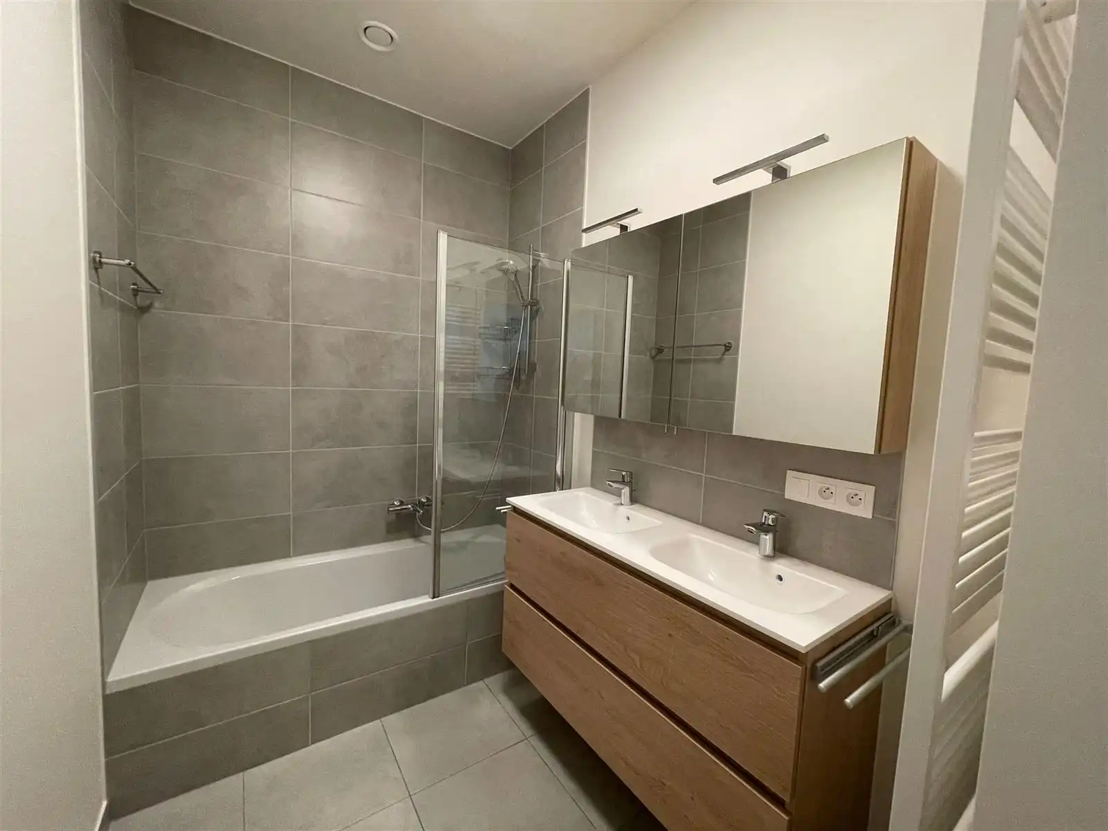 Appartement 2 slaapkamer met terras, berging en parkeerplaats foto 10