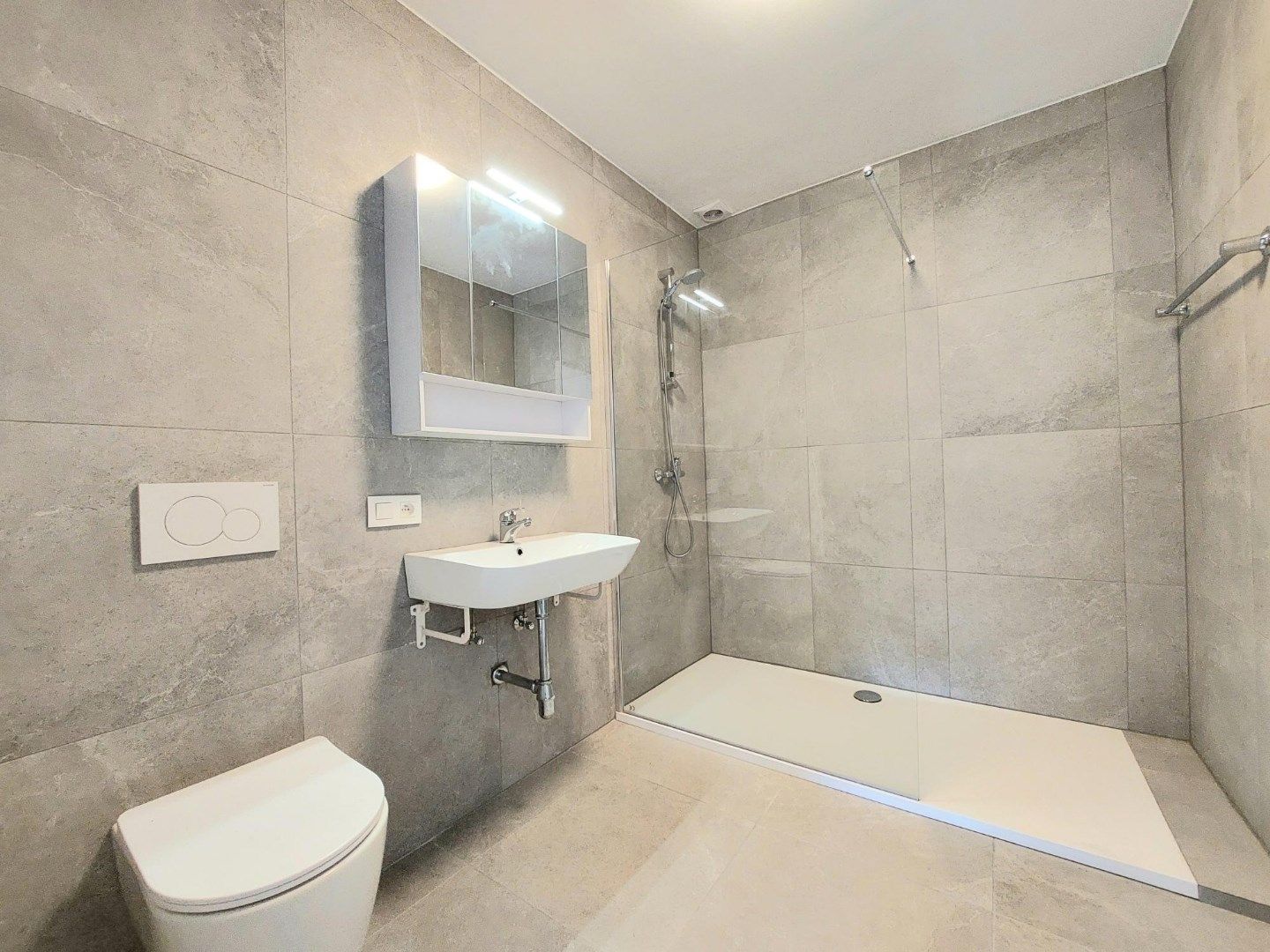 Ruime halfopen woning  foto 9