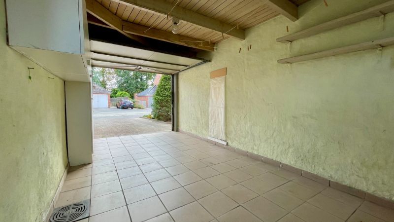 Charmante woning met garage en tuin foto 26