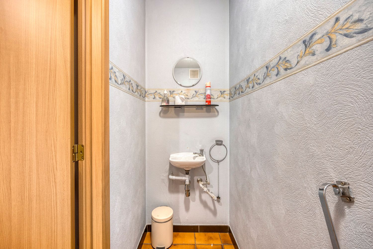 GELIJKVLOERS APPARTEMENT MET 3 SLAAPKAMERS EN INPANDIGE GARAGE TE HALEN! foto 12