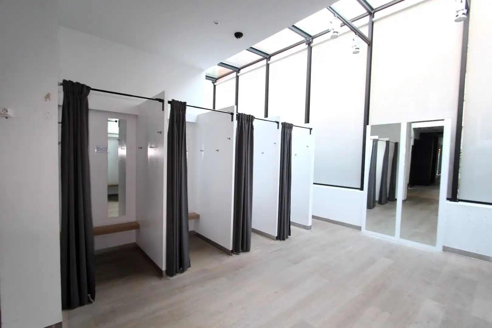 VOLLEDIG INSTAPKLAAR HANDELSPAND foto 5