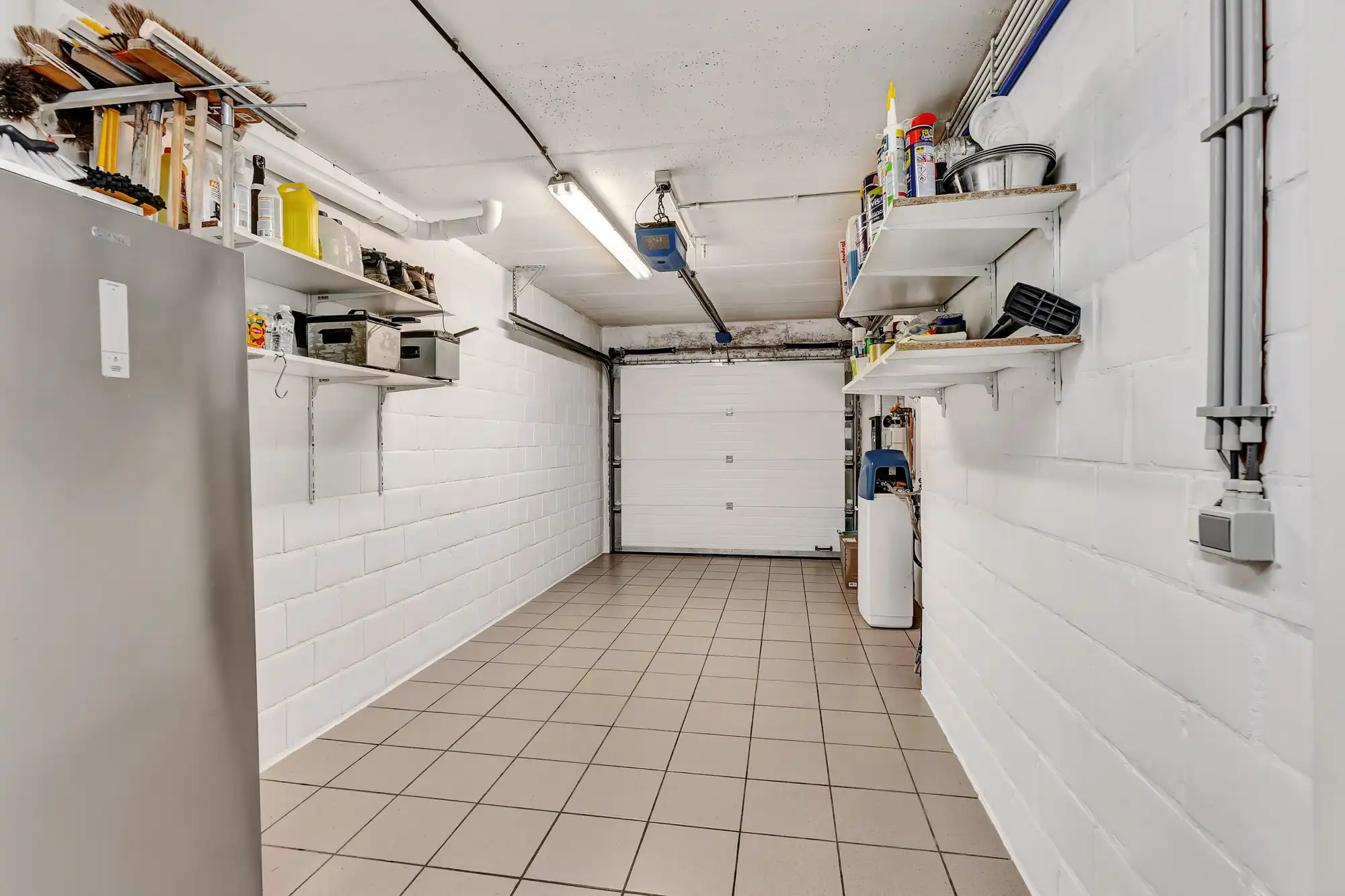 Instapklare woning met garage en tuin foto 12