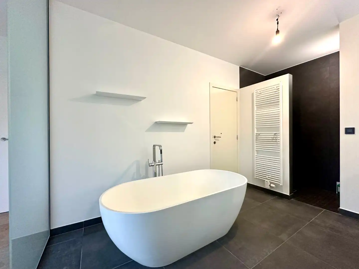 Luxueus afgewerkt gelijkvloers appartement foto 7