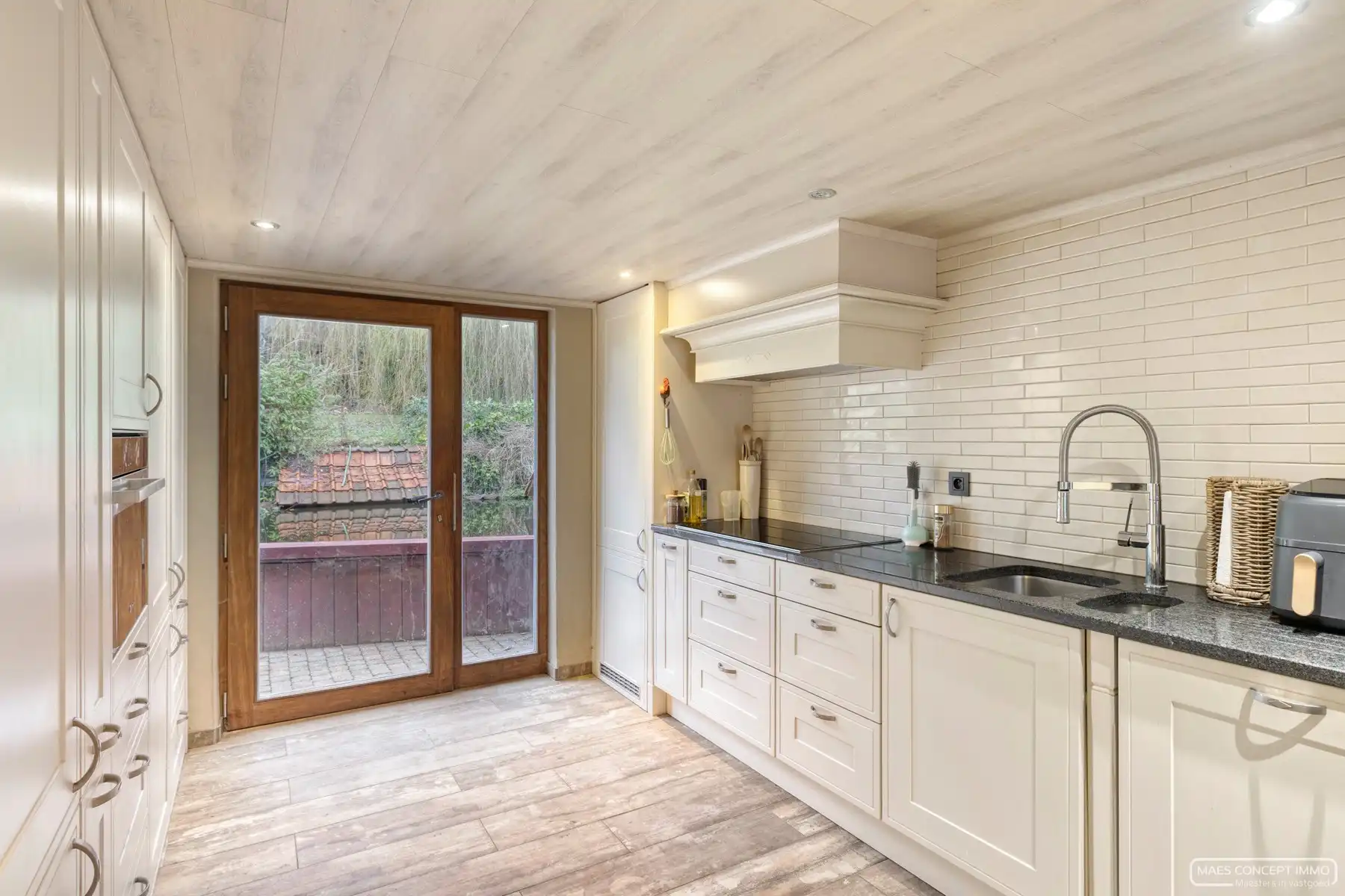 Rustig gelegen woning op unieke locatie op perceel van 5400 m2 foto 5