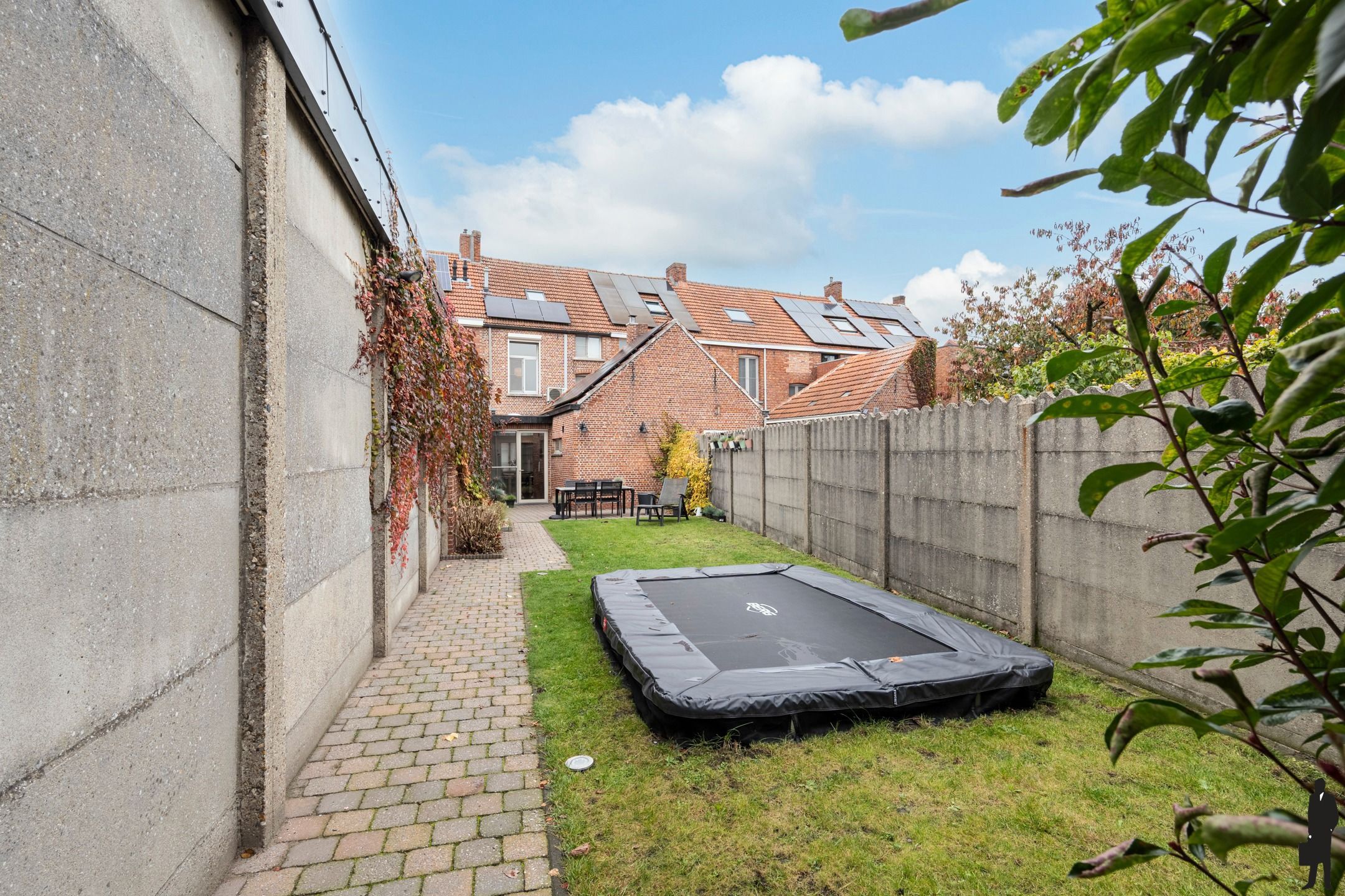 Instapklare stadswoning met diepe tuin en garage. foto 19