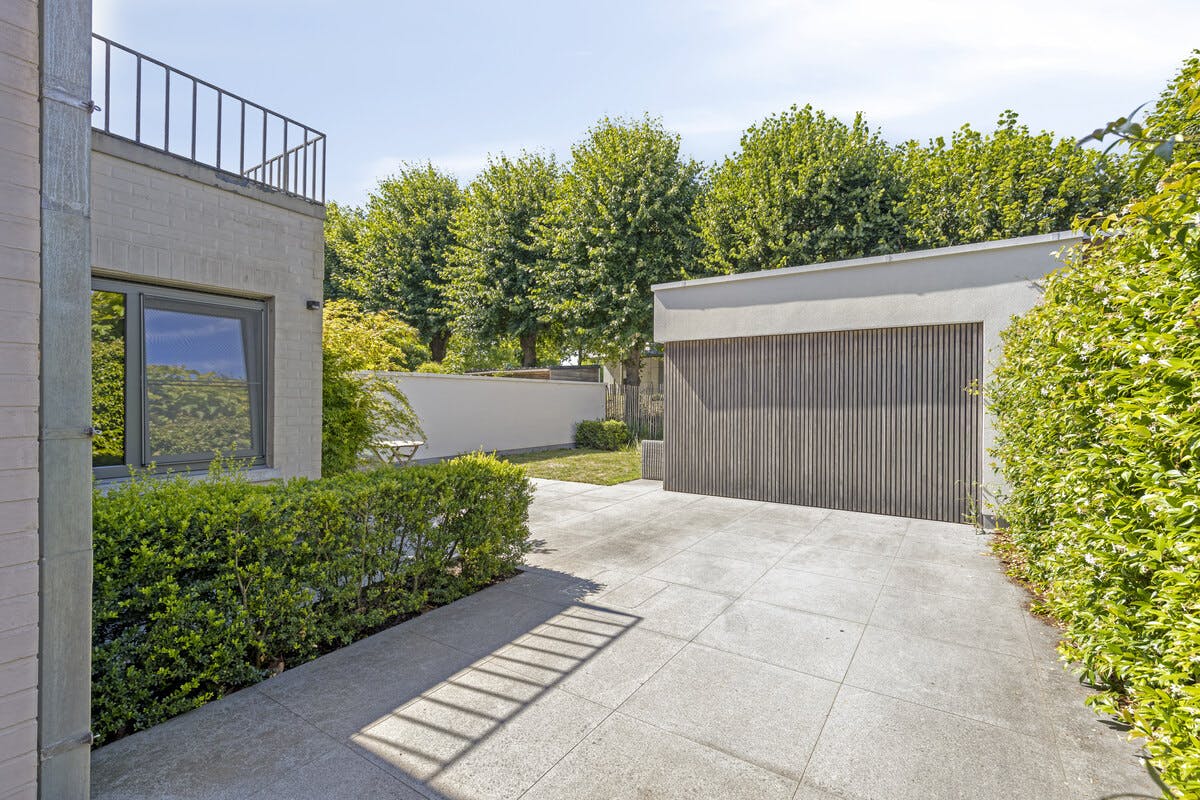 Opbrengstgebouw met 4 entiteiten in Sint-Michiels foto {{pictureIndex}}