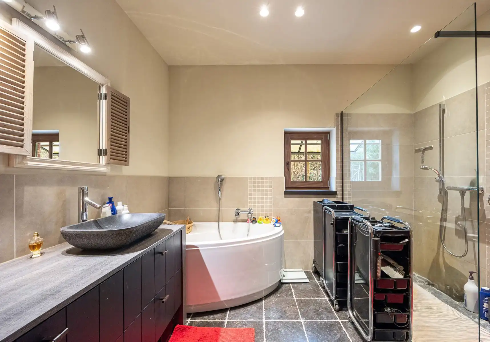 GELIJKVLOERSE WONING, IDAAL VOOR PAARDENLIEFHEBBERS foto 7