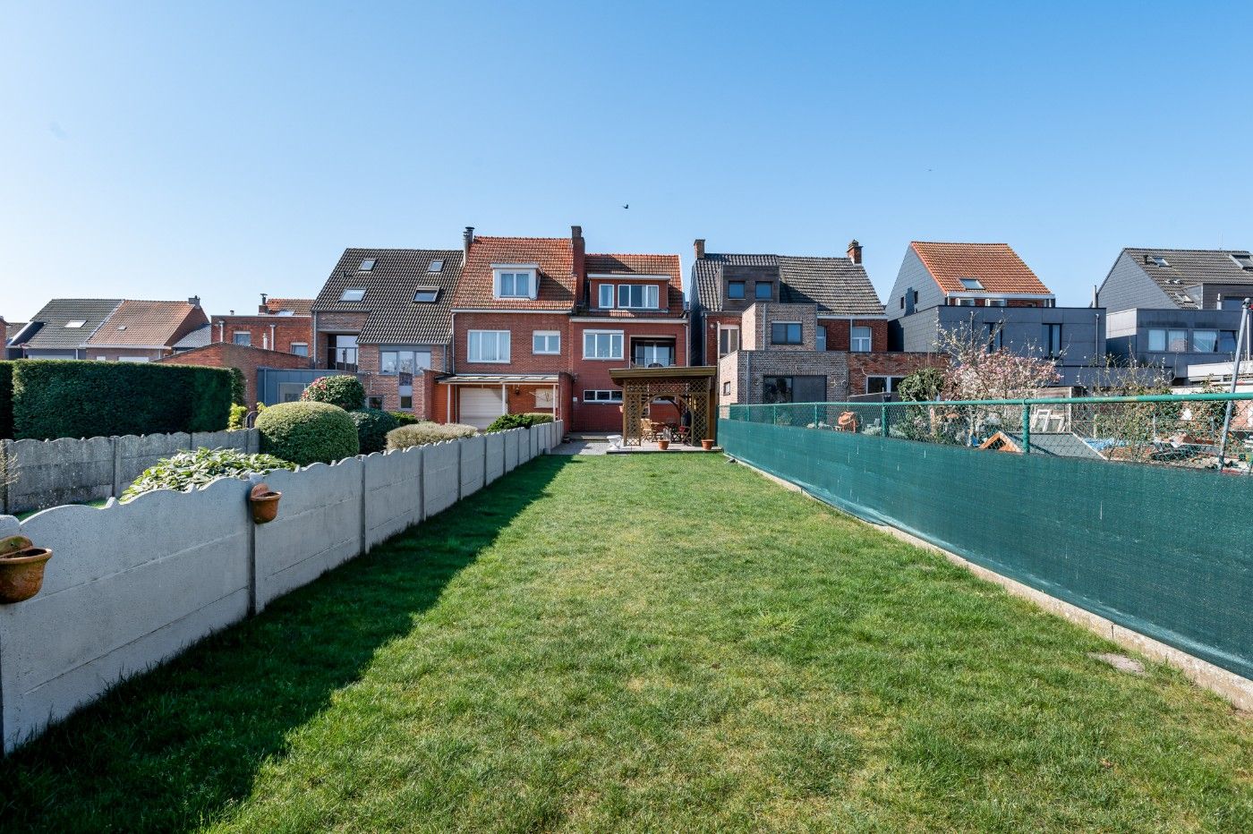 Te renoveren woning met 2 à 3 slpk., inpandige garage, dubbele garage en tuin foto 23