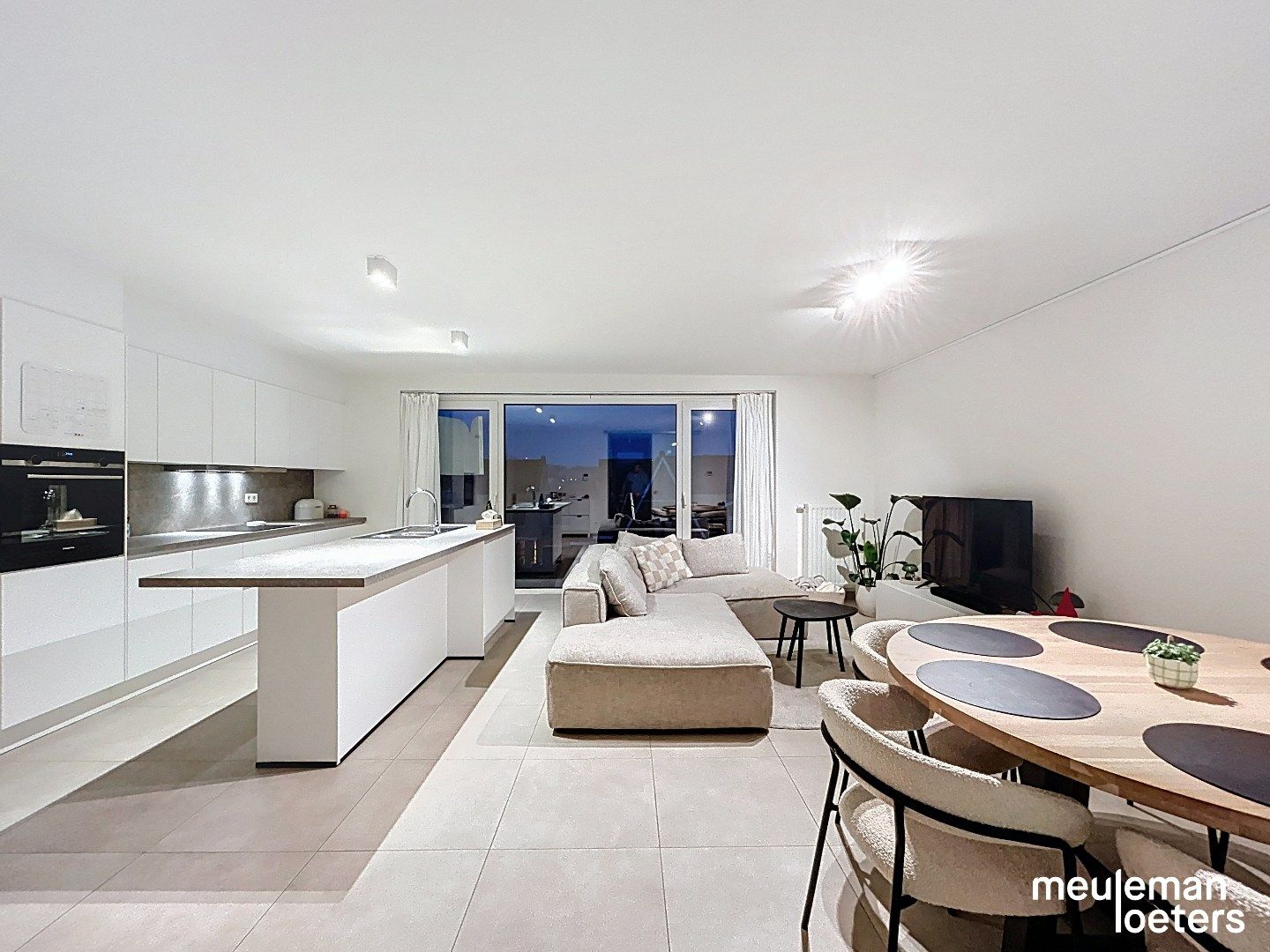 Recent appartement met autostaanplaats  foto 6