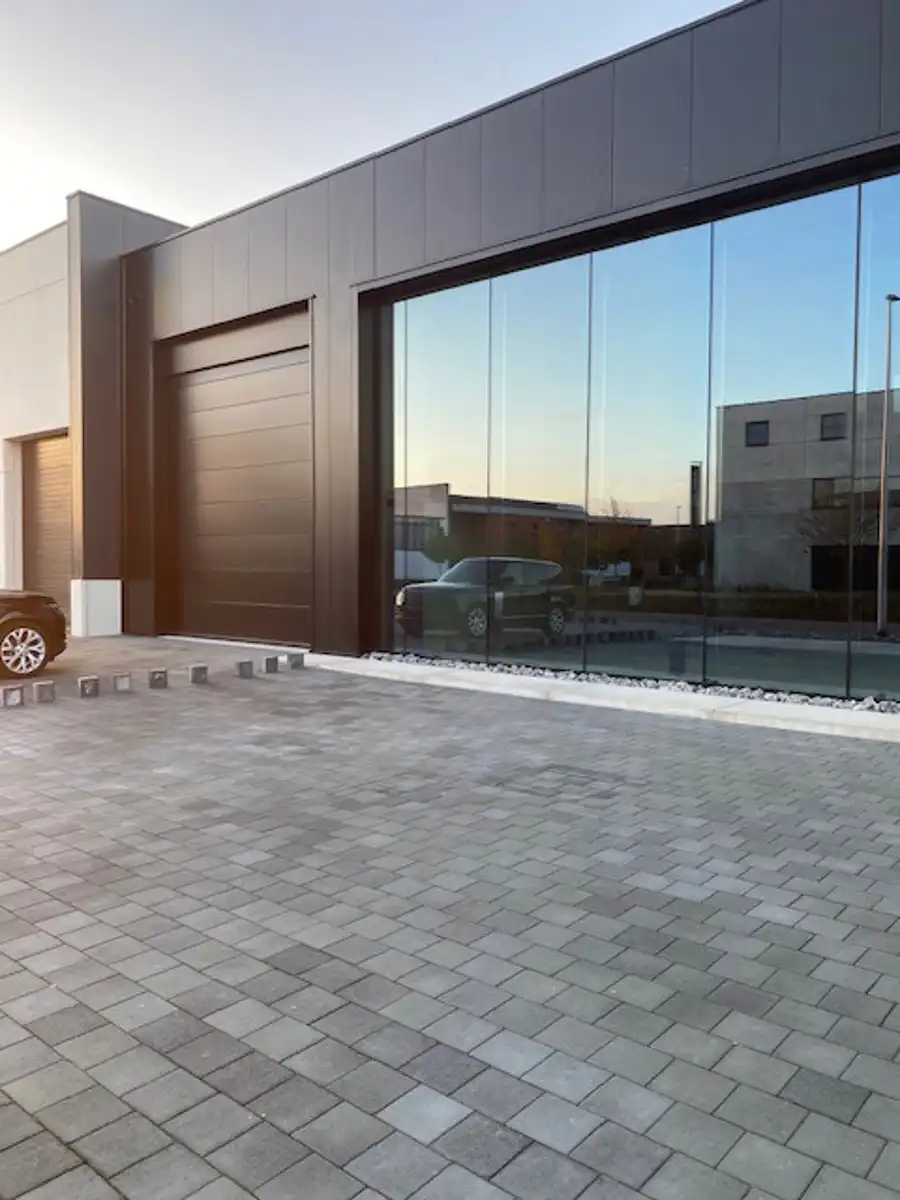 EXCLUSIEF INDUSTRIEEL COMPLEX CASCO MULTIFUNCTIONEEL foto 4