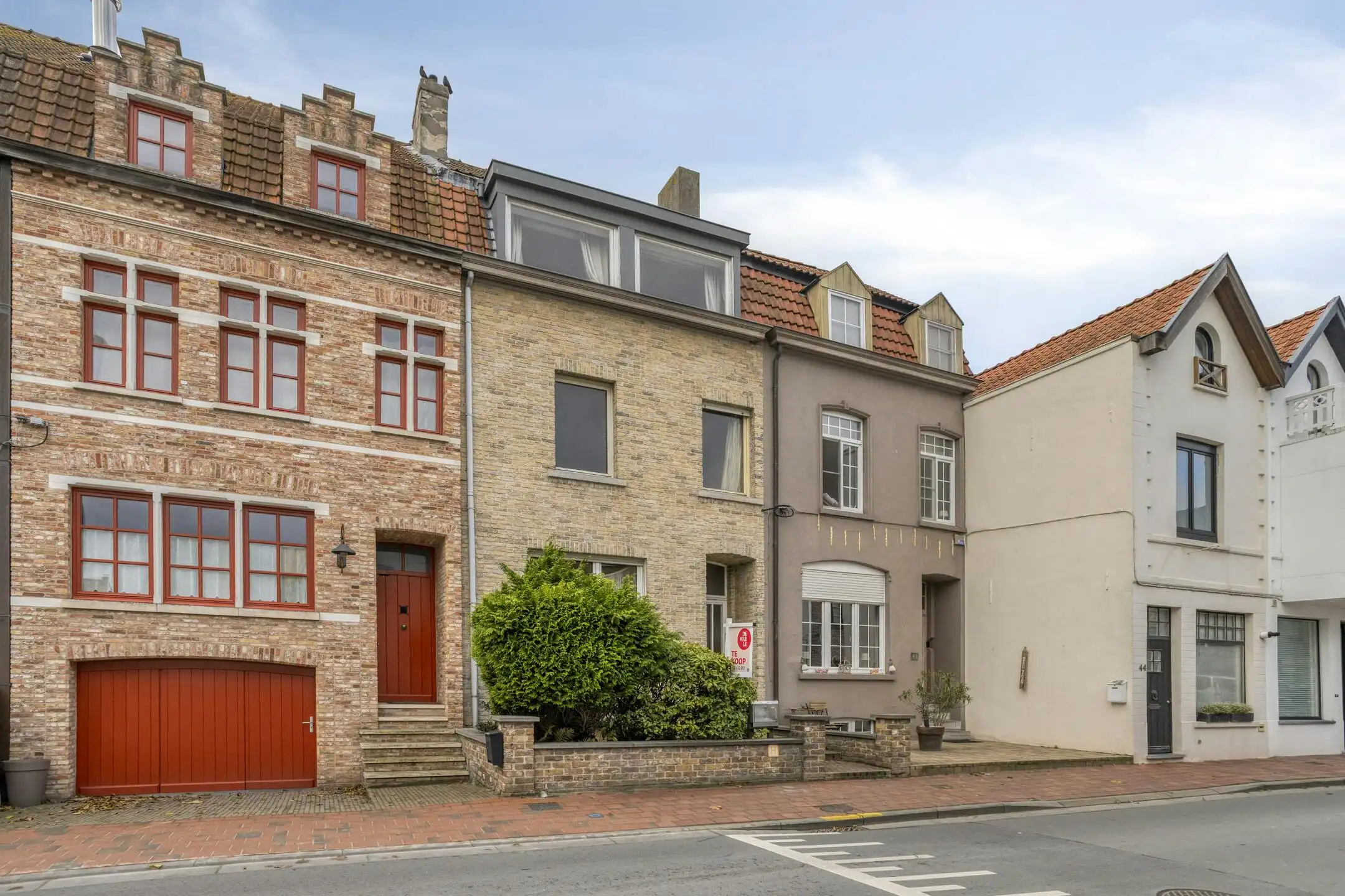 Hoofdfoto van de publicatie: Huis met ruime zongerichte tuin te koop in centrum Knokke
