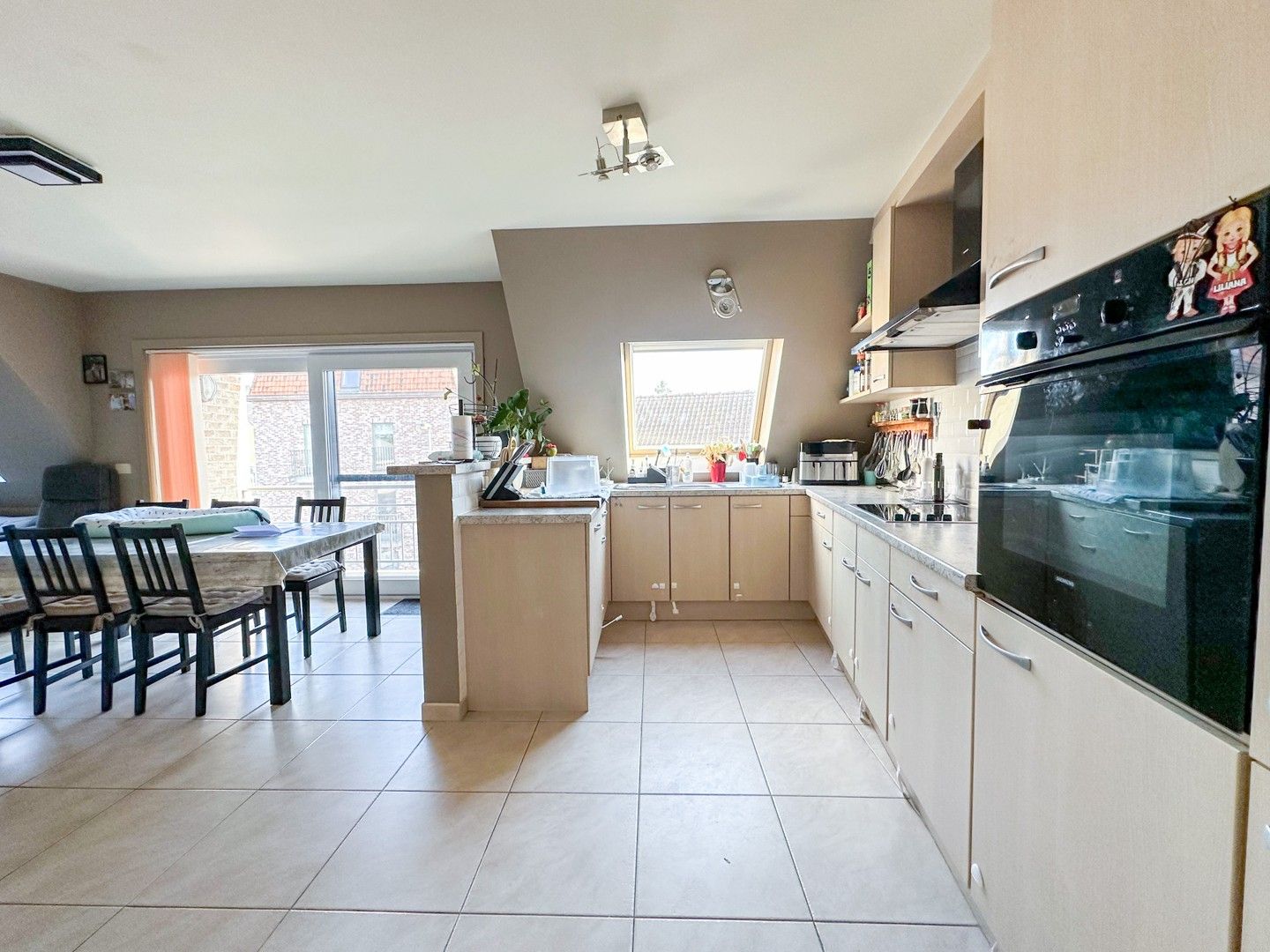 Aangenaam appartement met een doordachte indeling en een rustige ligging in het centrum foto 3