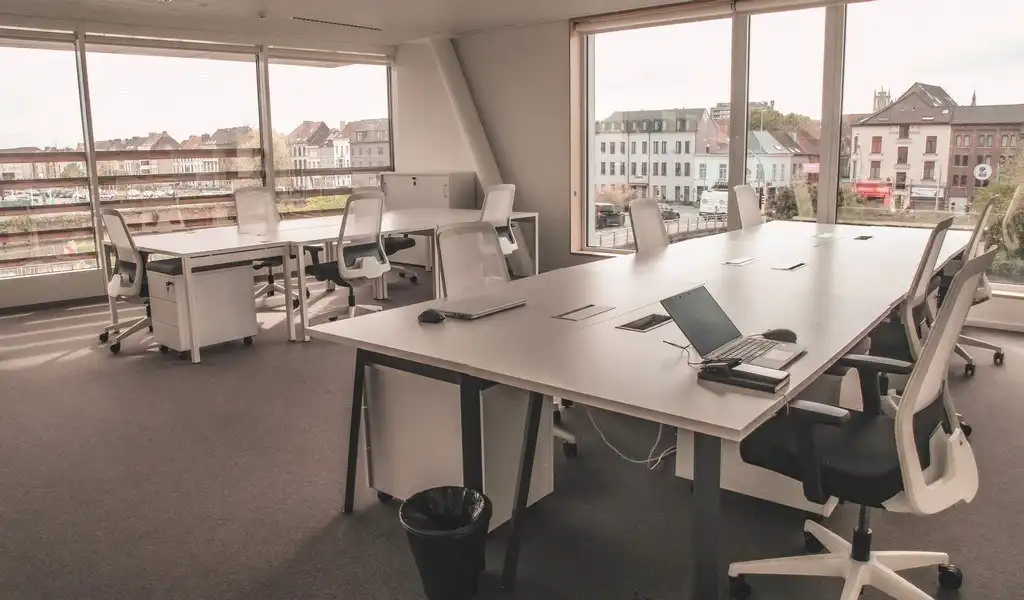 Gemeubelde kantoorruimte in MC-SQUARE Gent-Dampoort foto 2