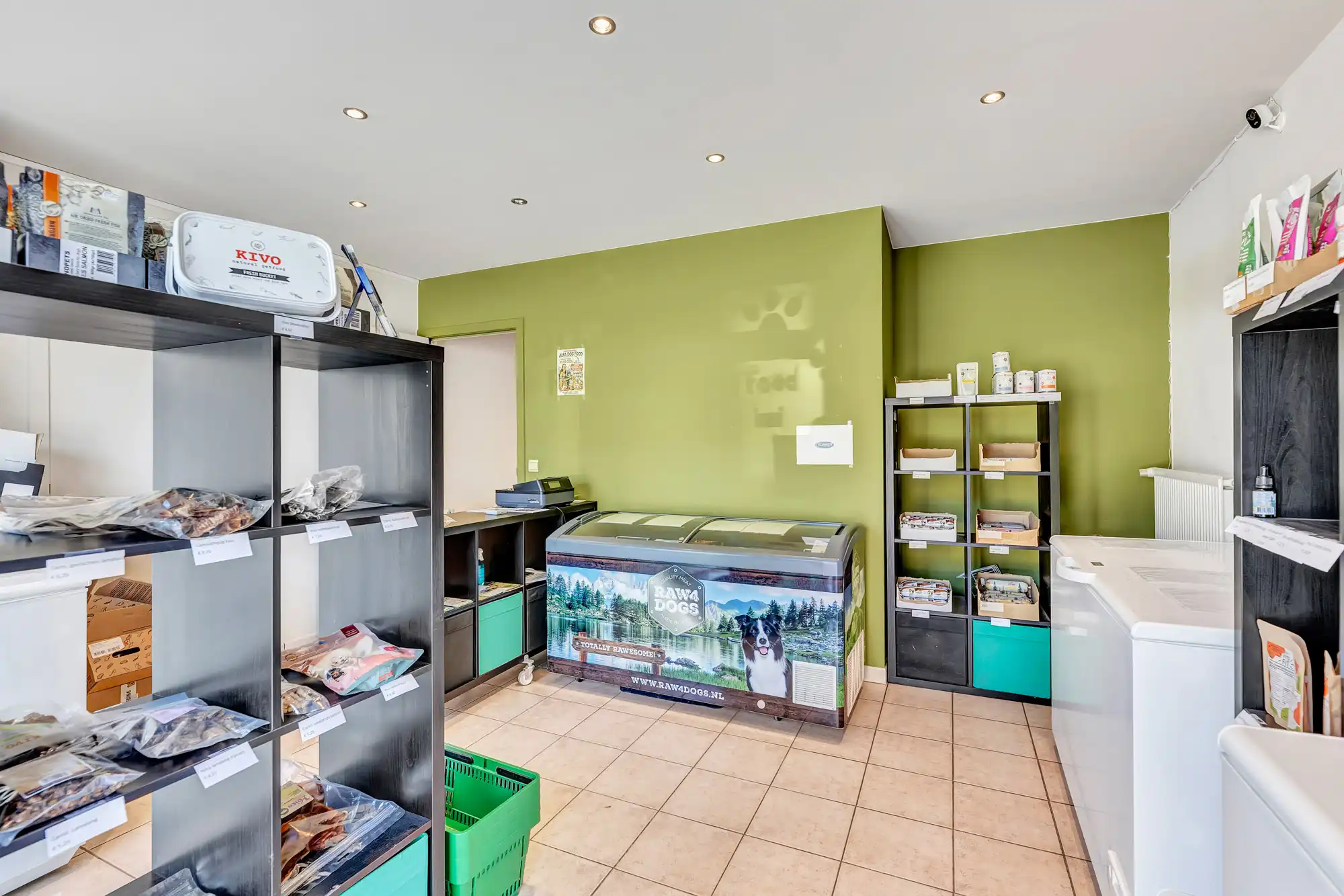Commercieel gelijkvloers met ruim appartement foto 12