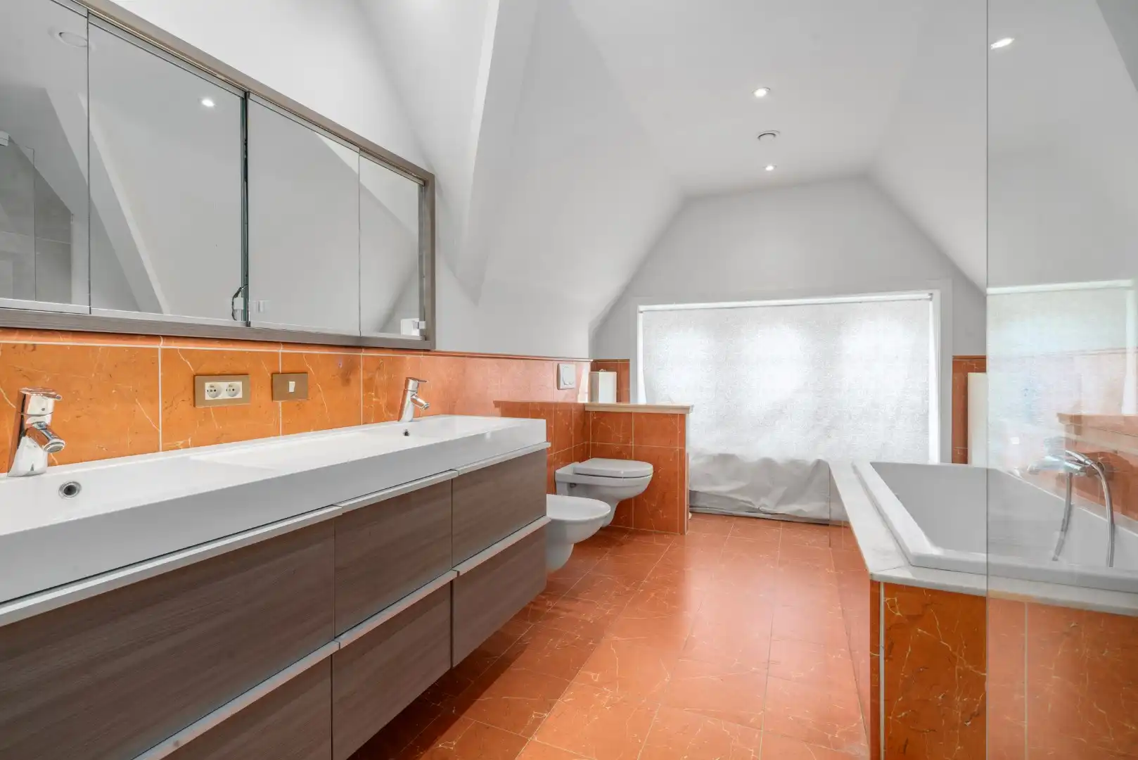 Stijlvolle villa met 5 slaapkamers op mooi perceel van 1325m² foto 18