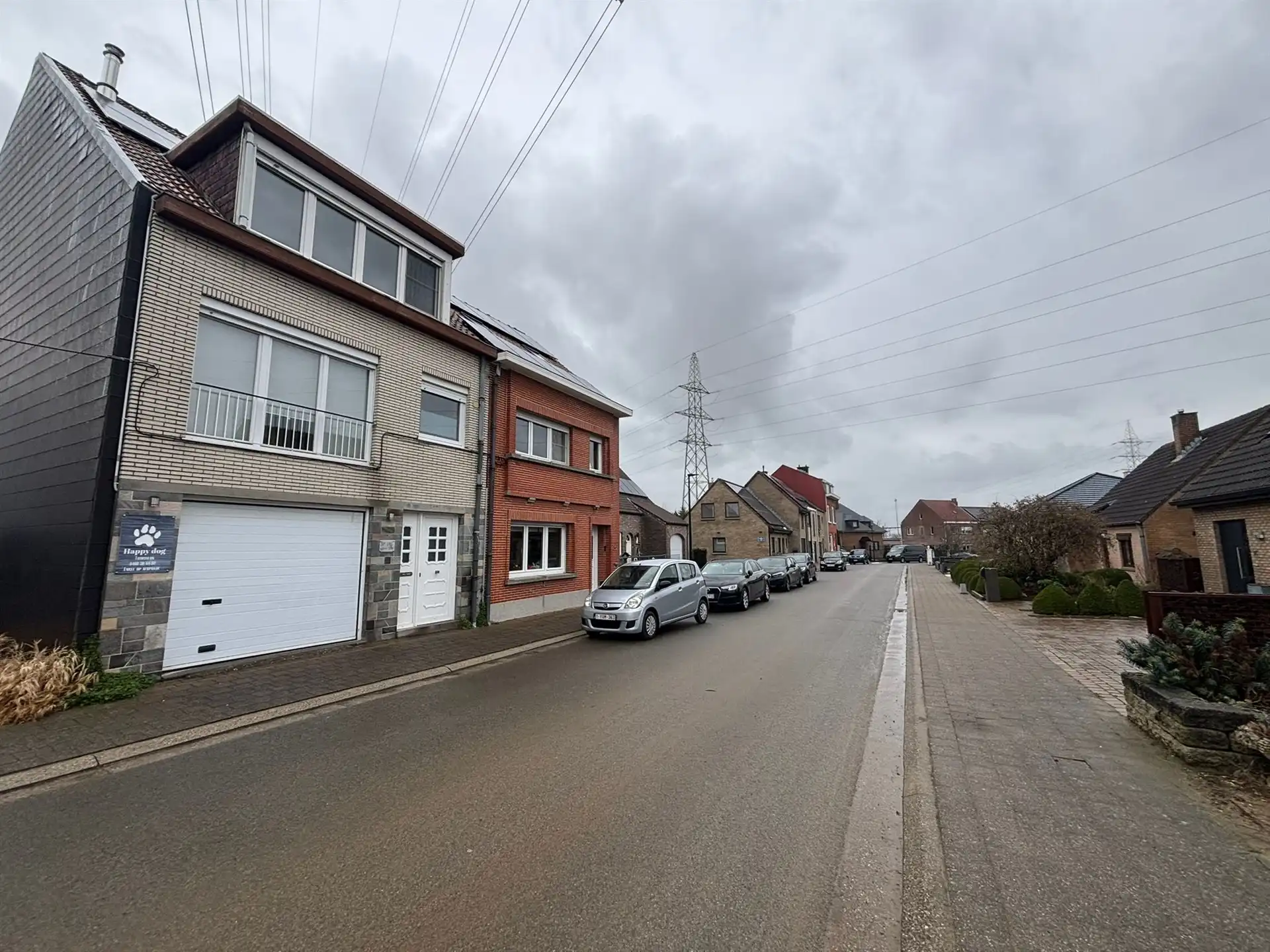 Woning met garage en tuin in alle rust! foto {{pictureIndex}}