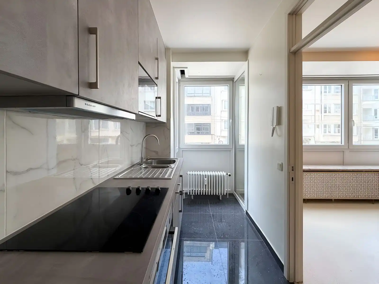 Verzorgd 2-slaapkamerappartement op toplocatie in hartje Oostende foto 4