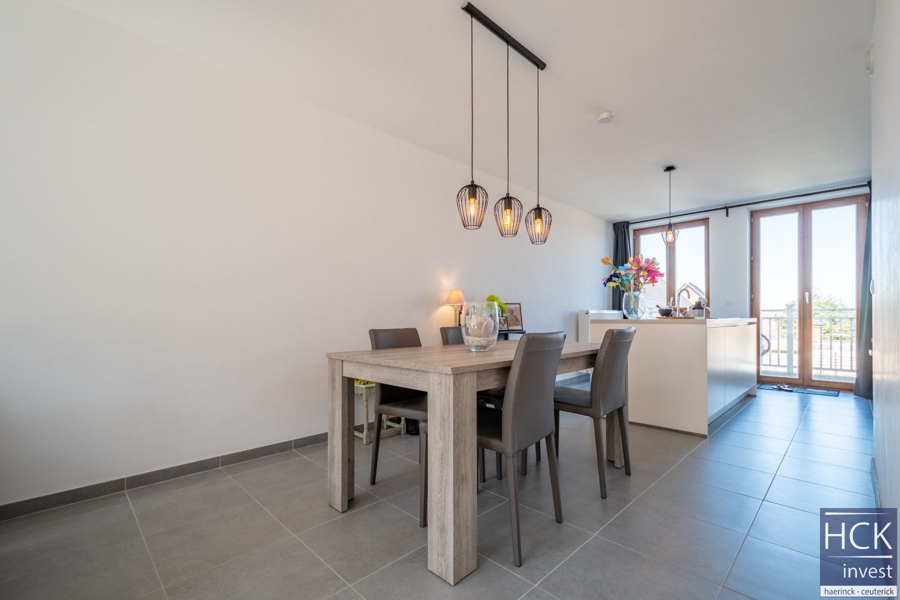 ZINGEM - Knap appartement met 2 SLPK, terras én autostaanplaats! foto 4