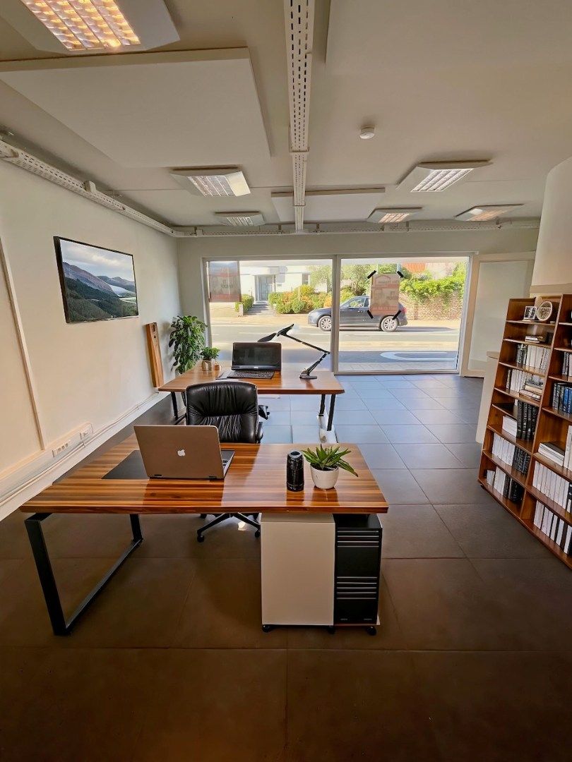 Goed gelegen kantoorruimte met parkingplaatsen foto 3