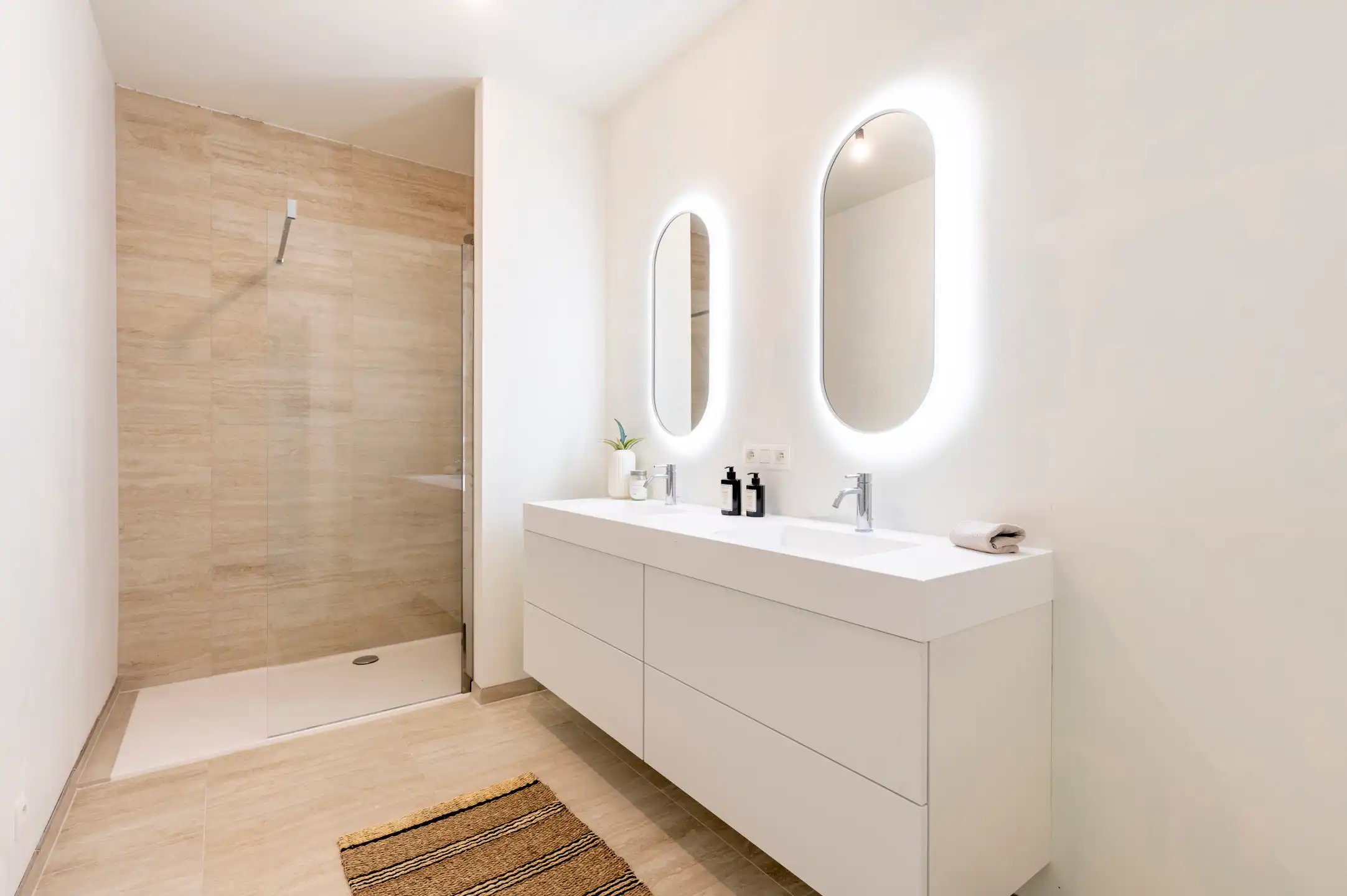 Prachtig nieuwbouw 3 slaapkamer appartement met tuin in hartje Sinaai foto 14