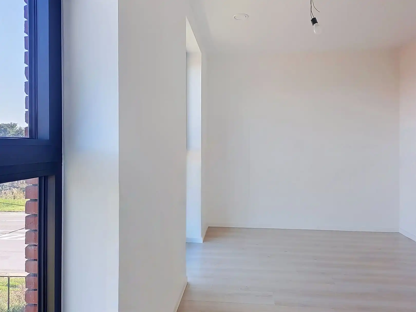 Luxueuze nieuwbouw villa met grote tuin, 2 autostaanplaatsen en 12 zonnepanelen foto 20
