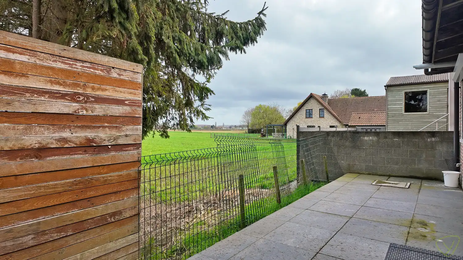 Gezellige gesloten bebouwing met terras en landelijk uitzicht in Assenede! foto 15