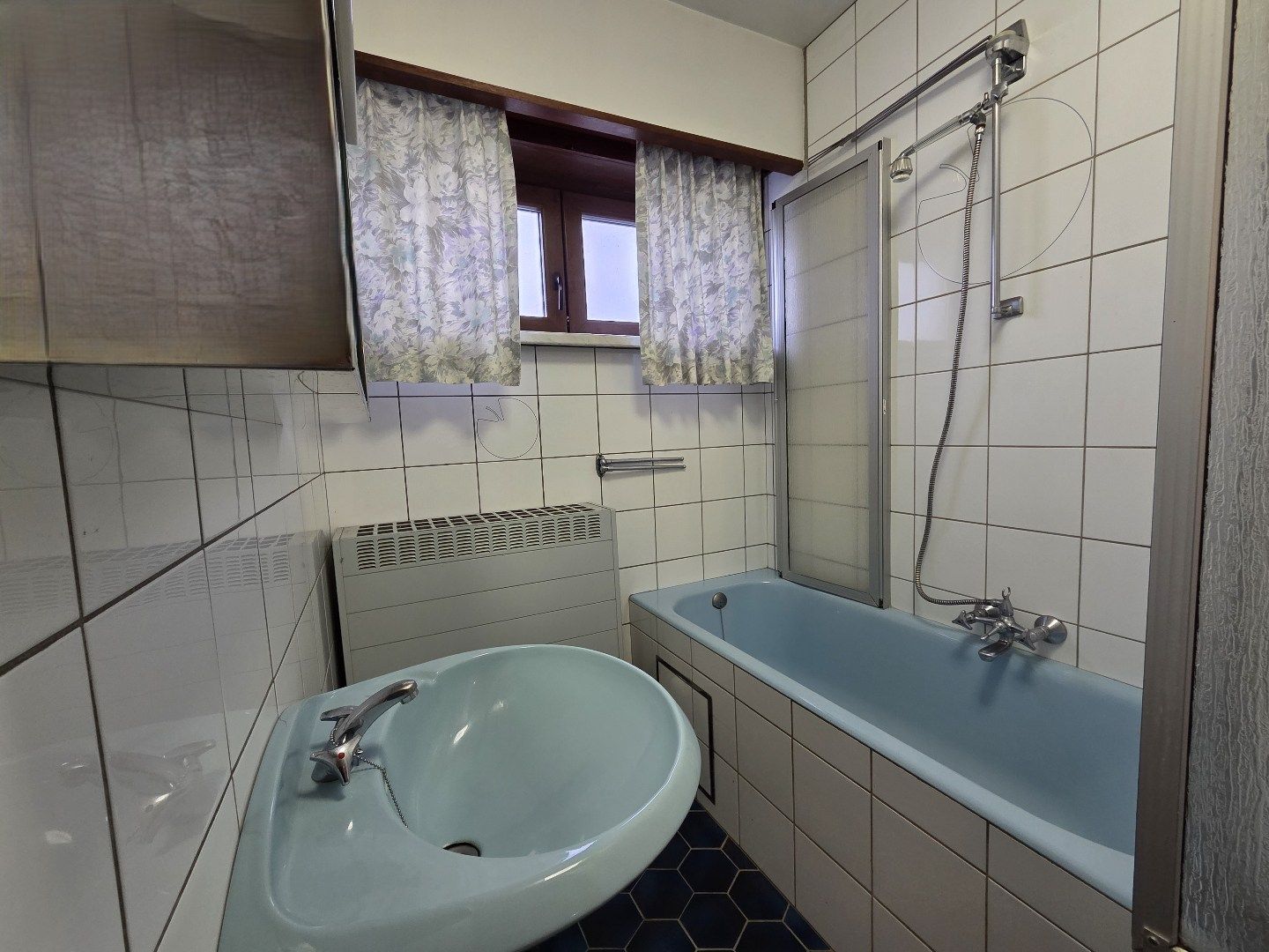 Ruime te renoveren woning met aanpalende gronden voor een totale oppervlakte van 12860 m²! foto 15