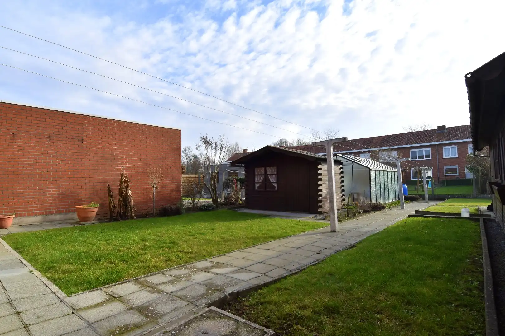 Gezellige woning met 3 slaapkamers, zonnige tuin en 2 garages te koop in Gullegem foto 13