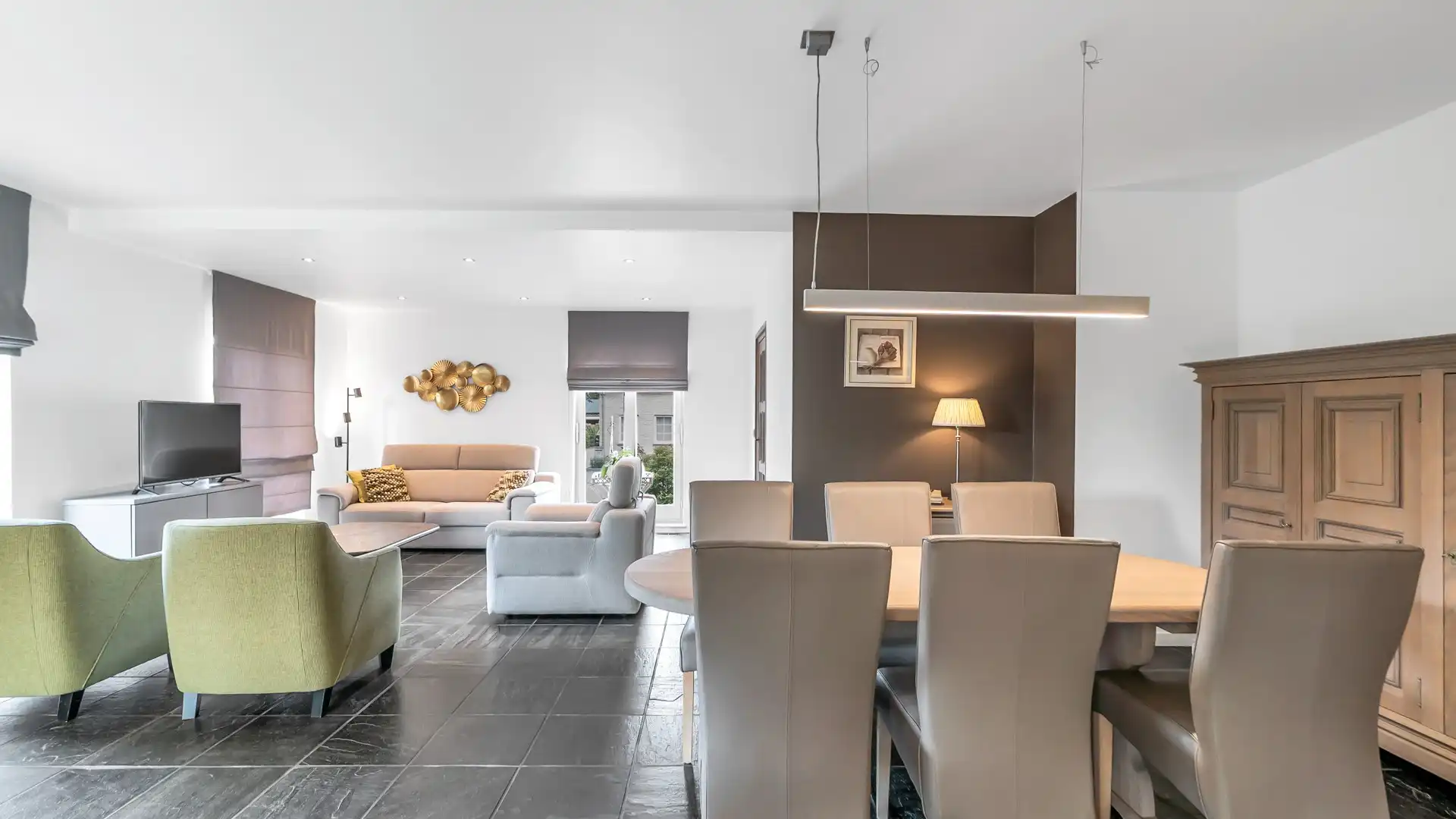 Ruime vrijstaande woning op een prachtig perceel van 746 m² in Rekem foto 7
