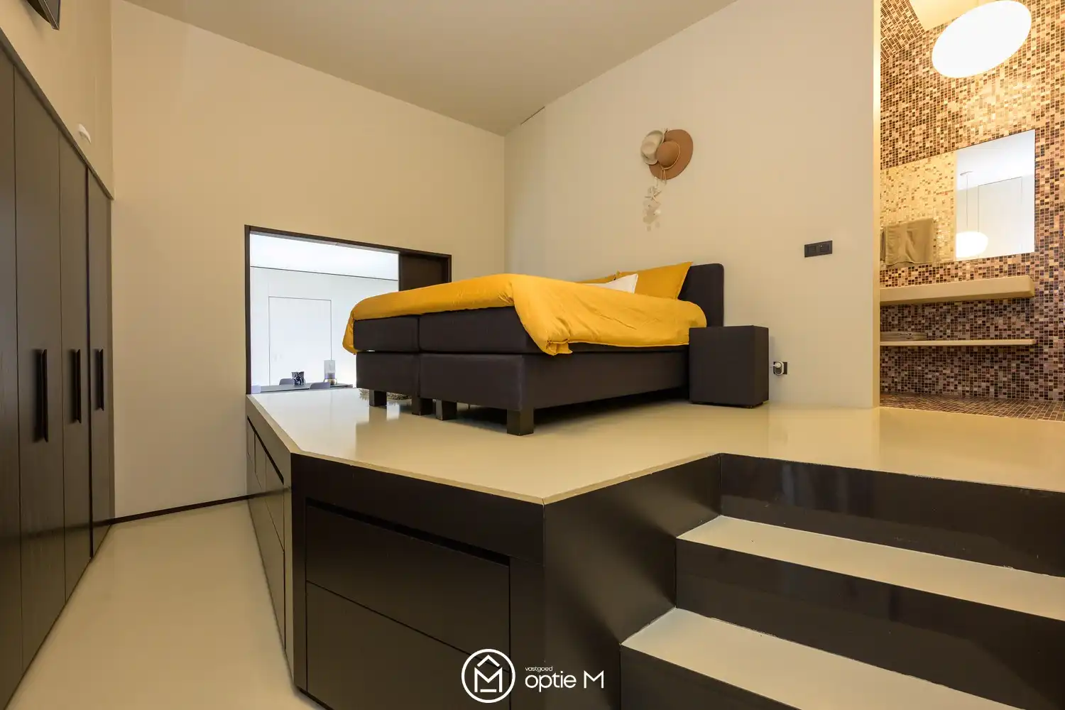 RUIME LUXE LOFT MET GROTE TERRASSEN foto 17