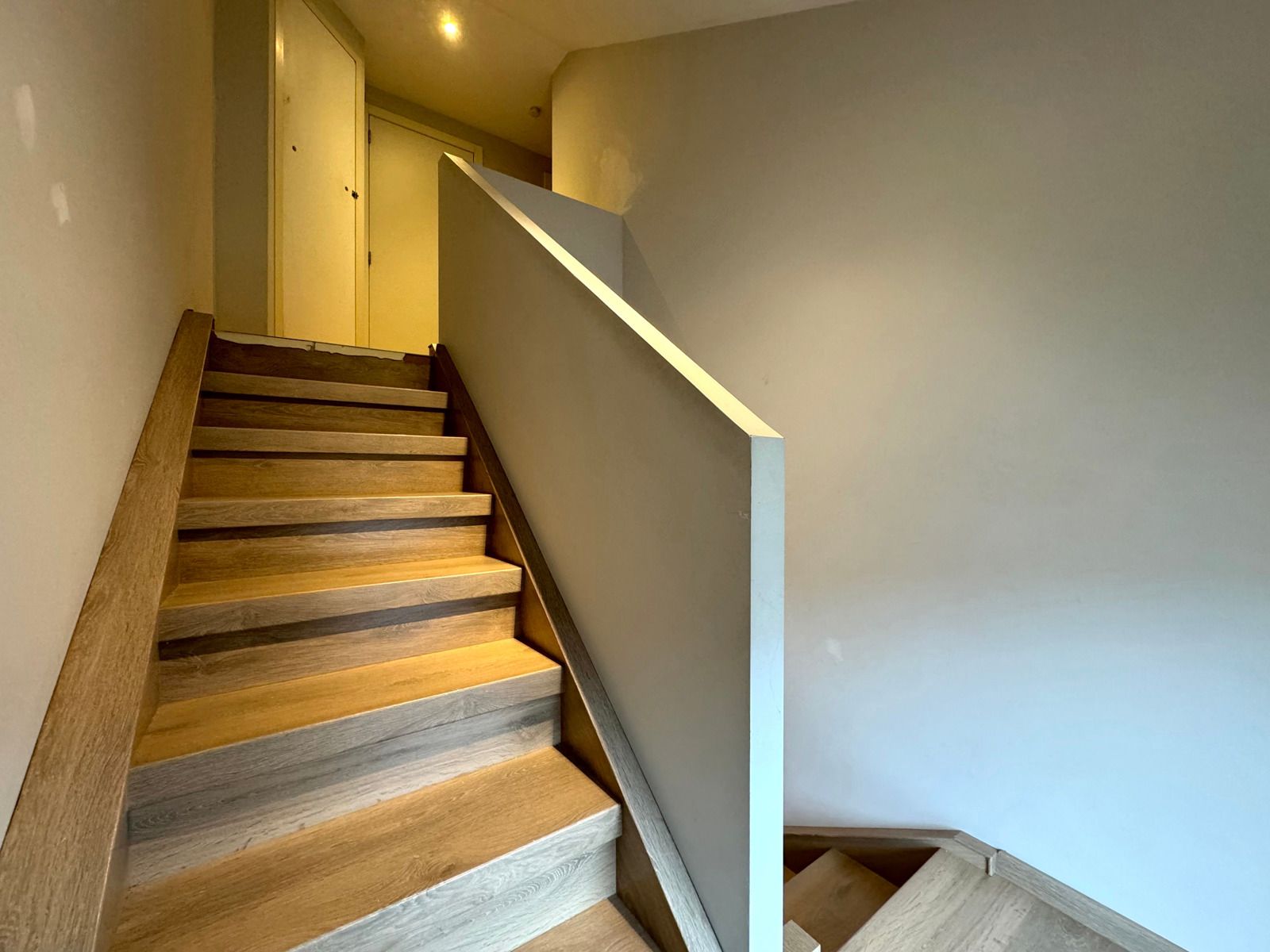 Te huur: gerenoveerd duplex appartement in centrum Aalst! foto 9