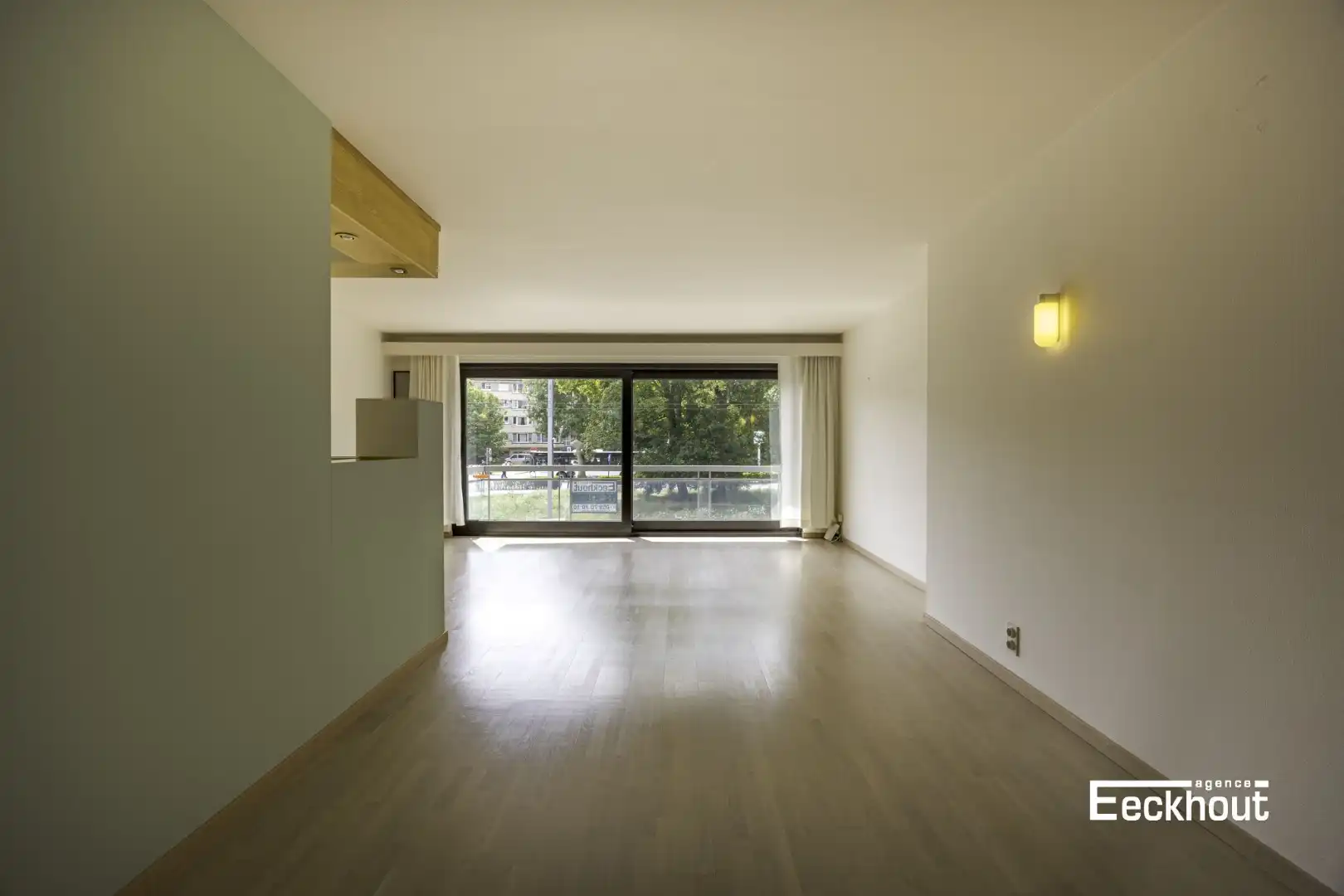 Mooi en centraal gelegen 2 slaapkamerappartement met open zicht! foto 6