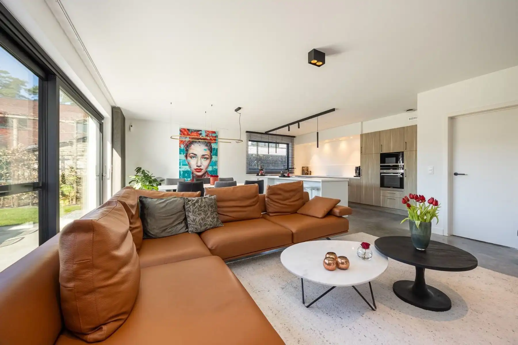 Recente halfopen BEN-woning met zwembad foto 21