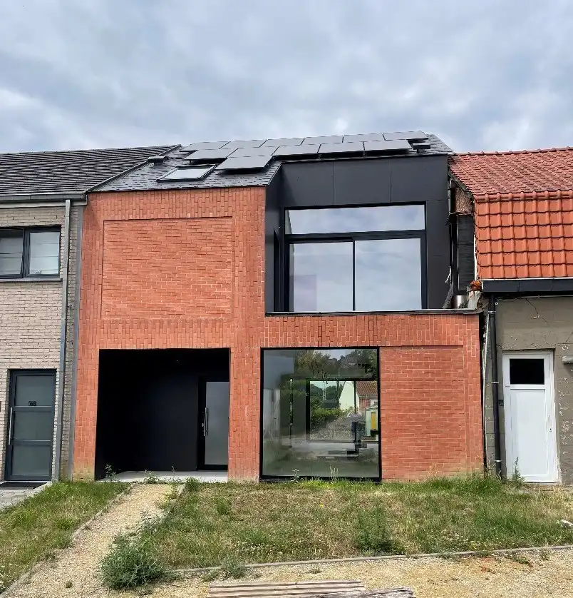 Energiezuinige, afgewerkte nieuwbouwwoning voorzien van alle comfort foto {{pictureIndex}}