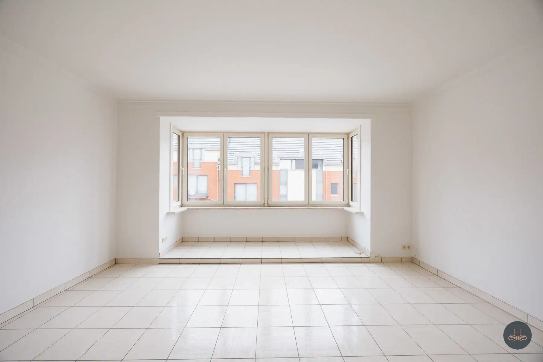 Gerenoveerde zuinige duplex met ruim terras, garage & kelder foto 3