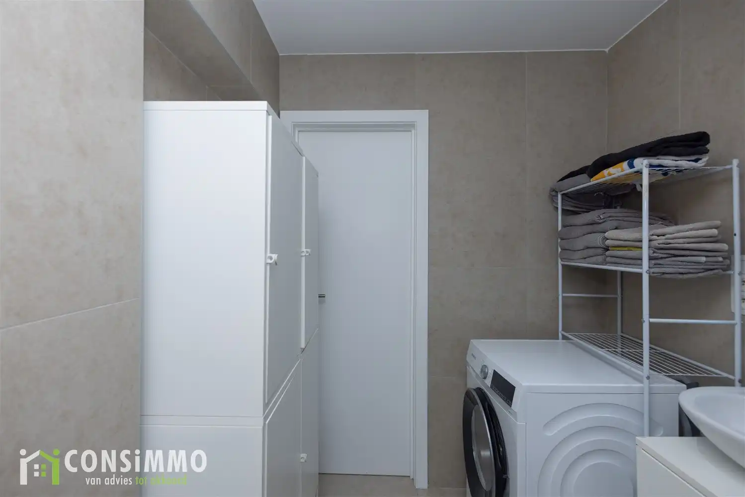 Instapklaar appartement met 3 slaapkamers en overdekt terras in Genk foto 30