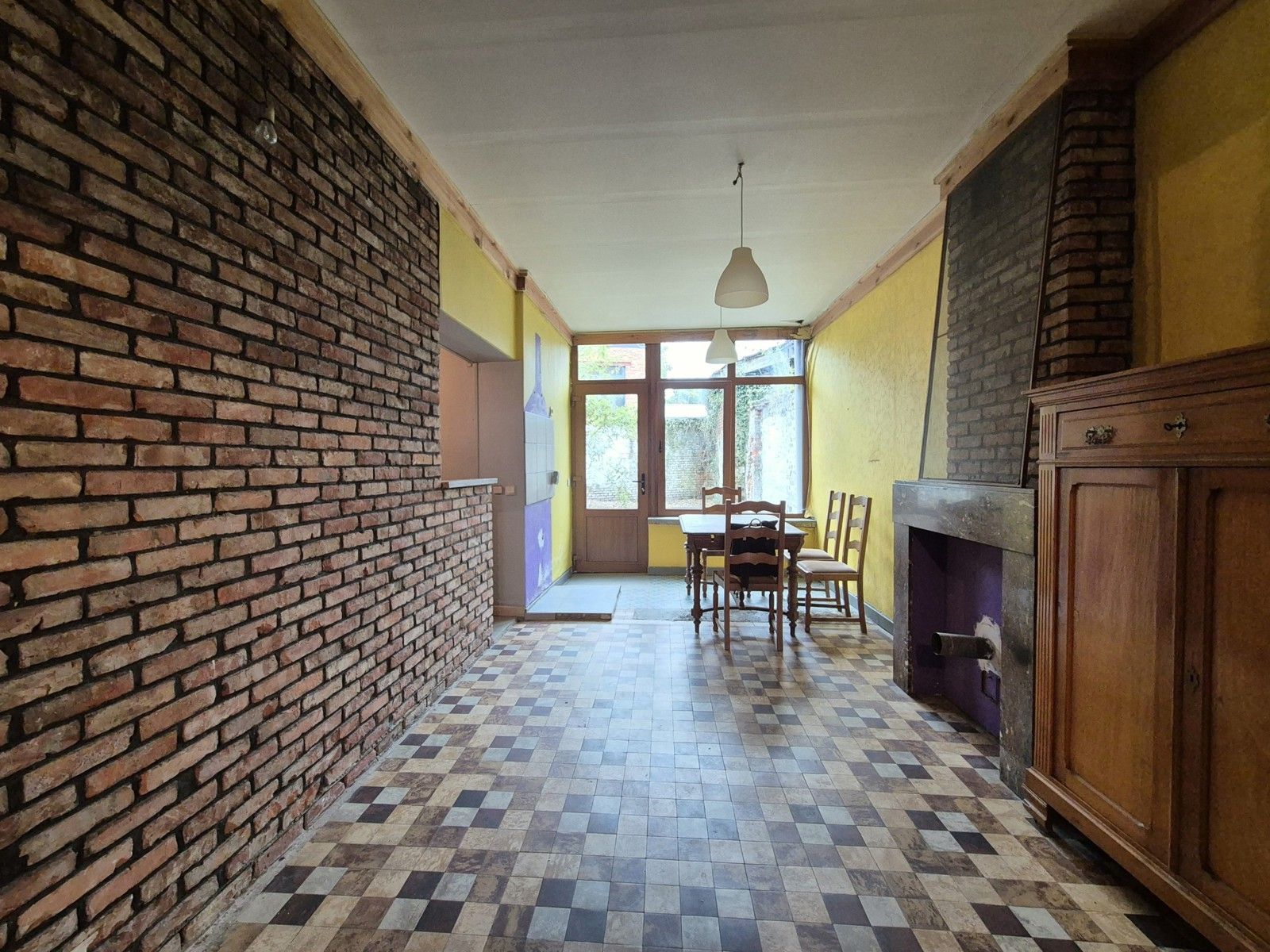 Interessante opbrengsteigendom met 4 units vlakbij station foto 5